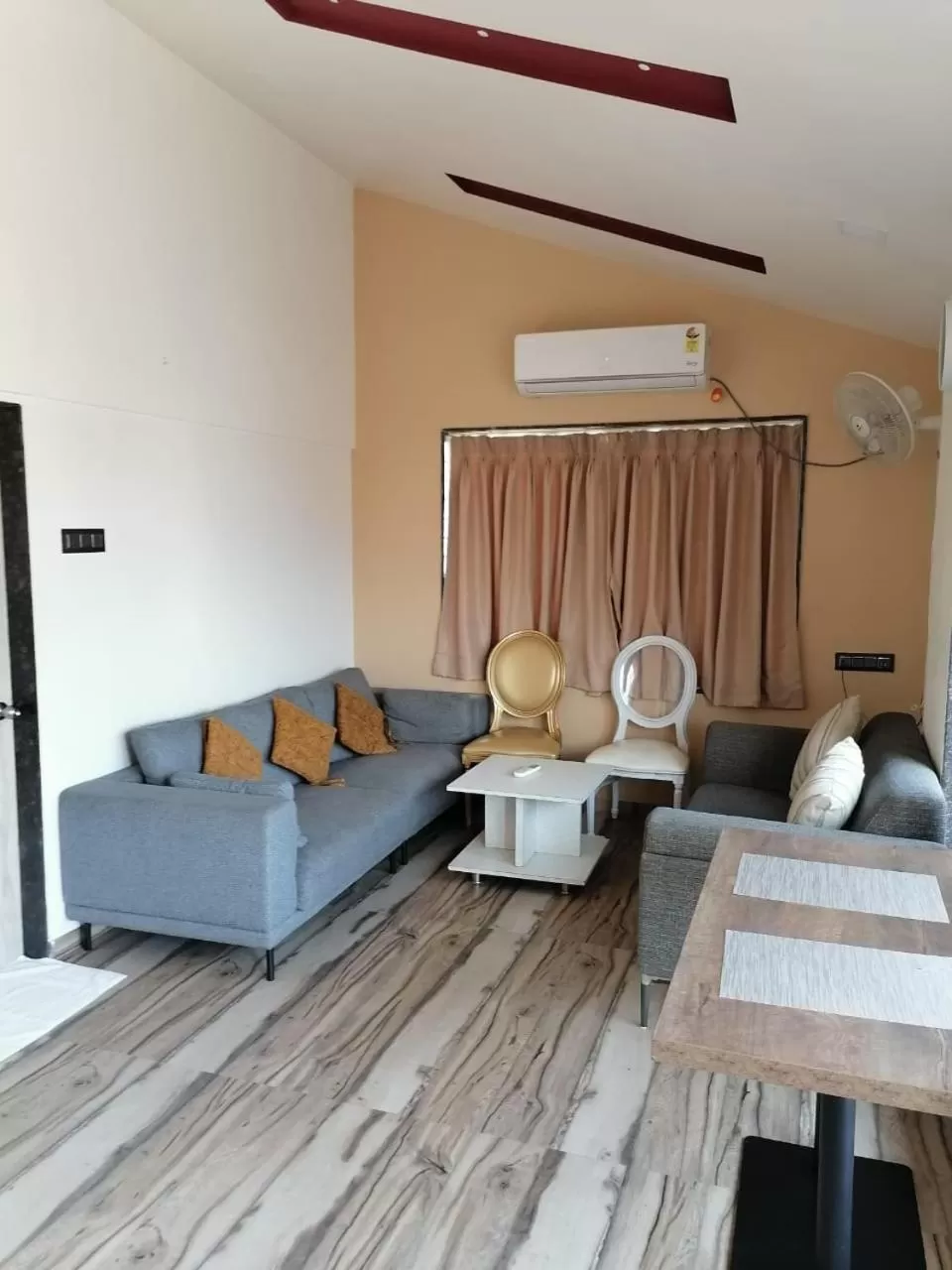 Living room, Seating Area in Pooja Villa Suites-Rooms and Pool, Igatpuri