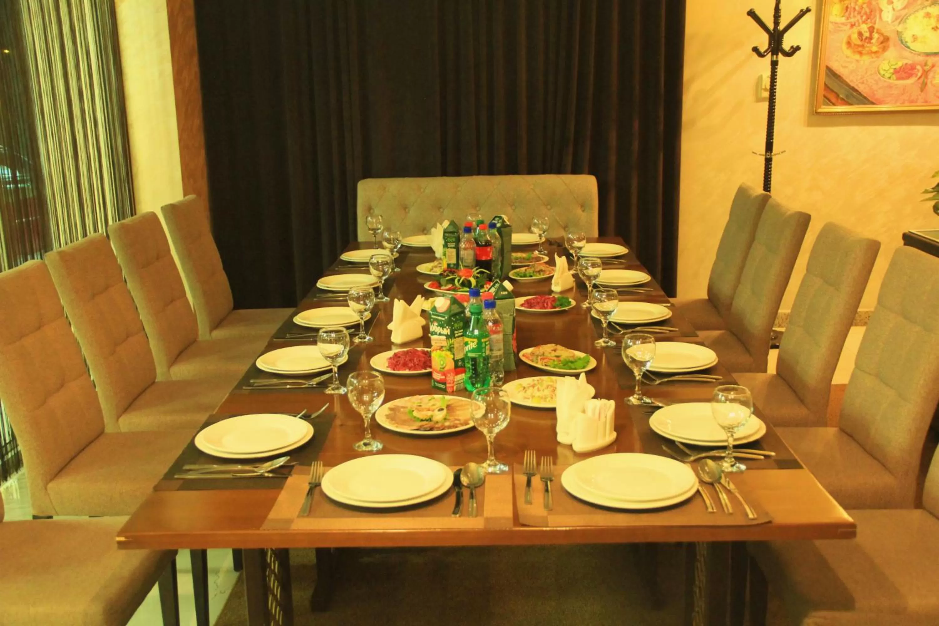 Restaurant/places to eat in Hotel Shumon