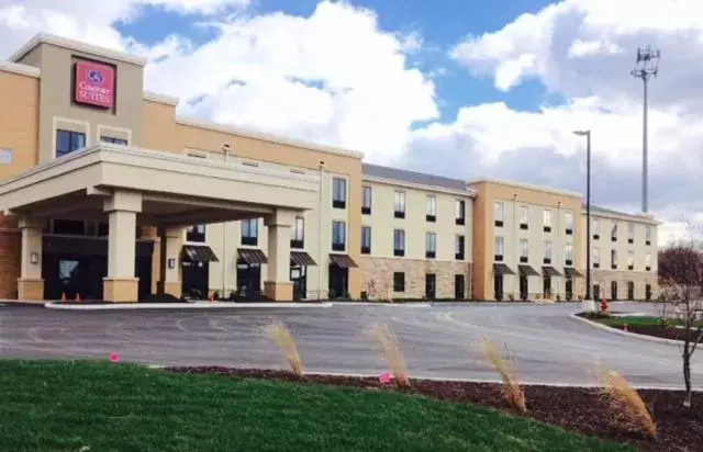 Property Building in Comfort Suites-Youngstown North