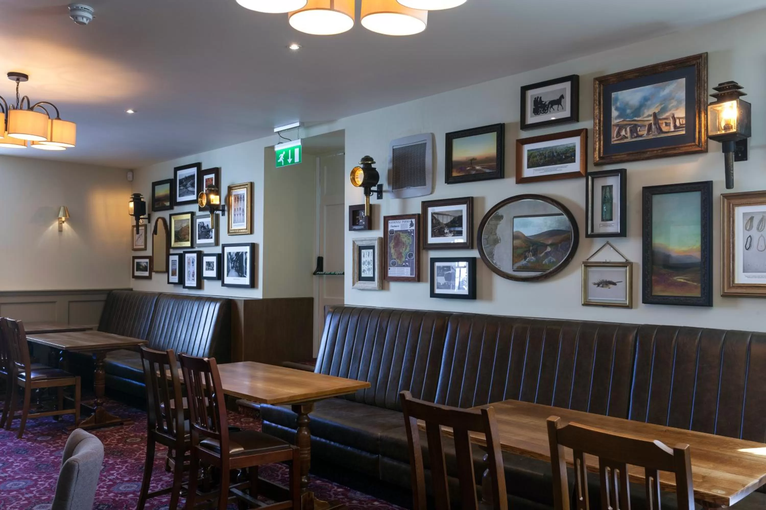 Restaurant/Places to Eat in The White Hart Hotel Wetherspoon
