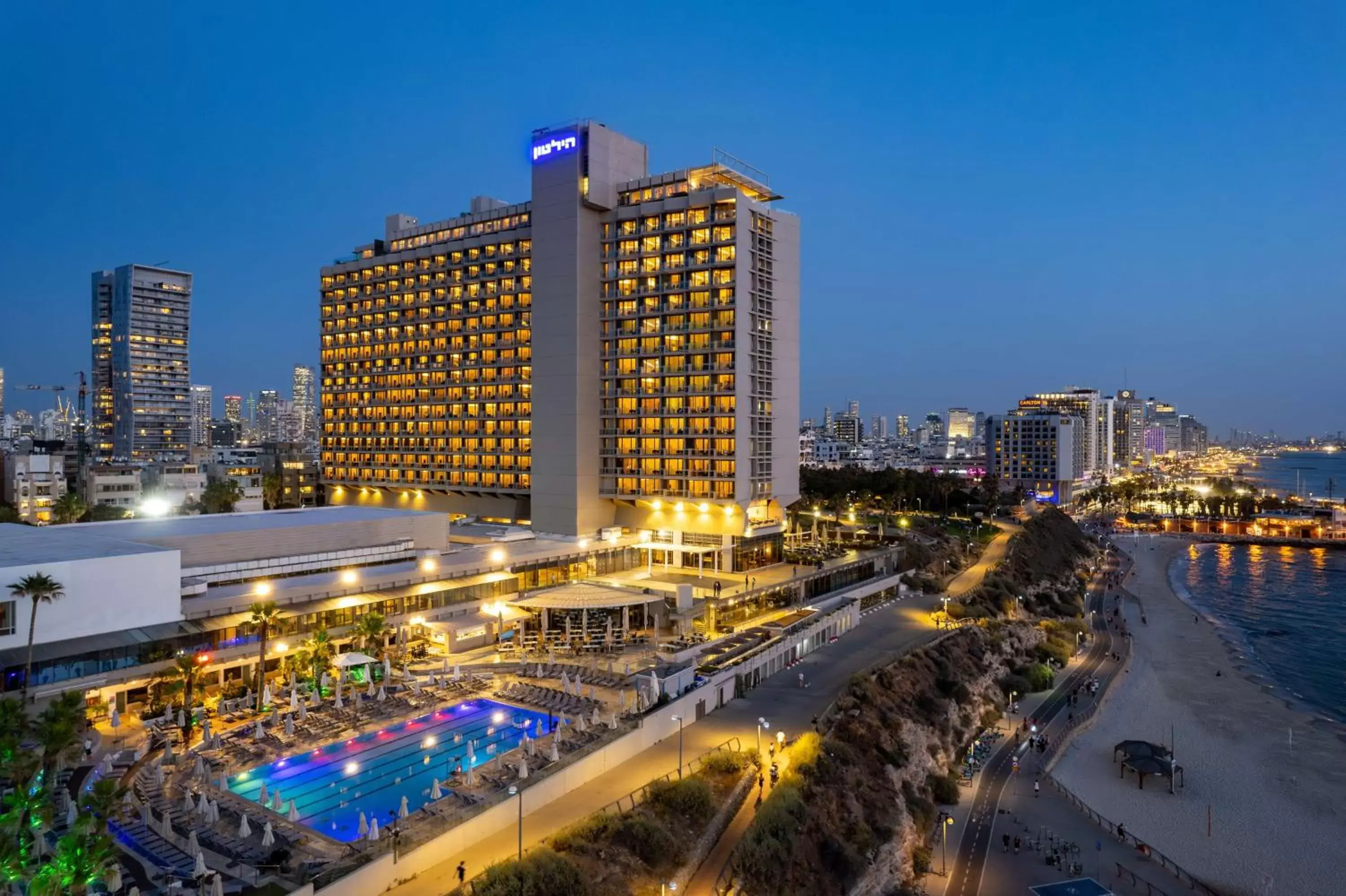 Property building in Hilton Tel Aviv Hotel Property building in Hilton Tel Aviv Hotel