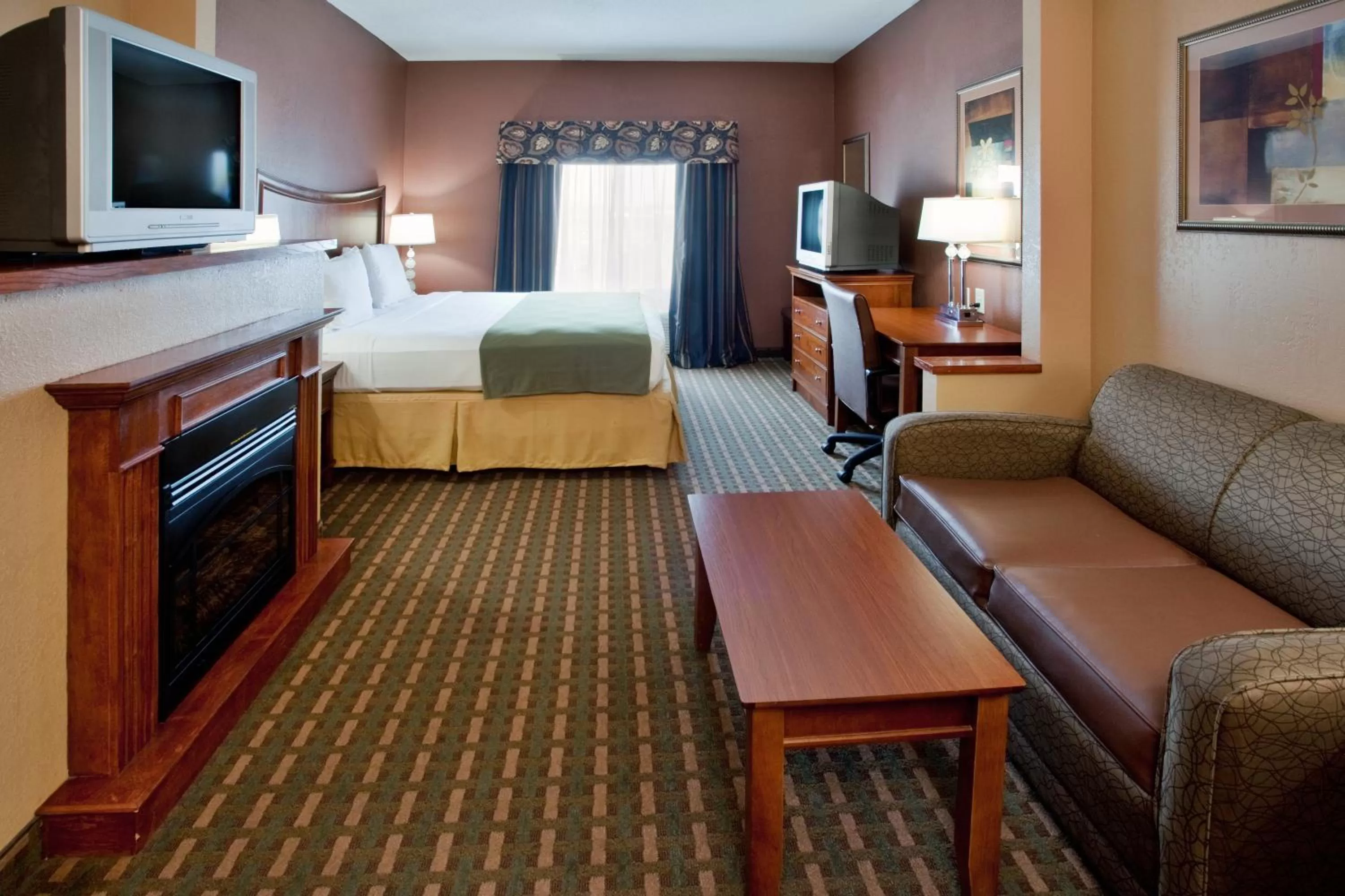 Photo of the whole room, Bed in Holiday Inn Express Hotel & Suites Suffolk by IHG