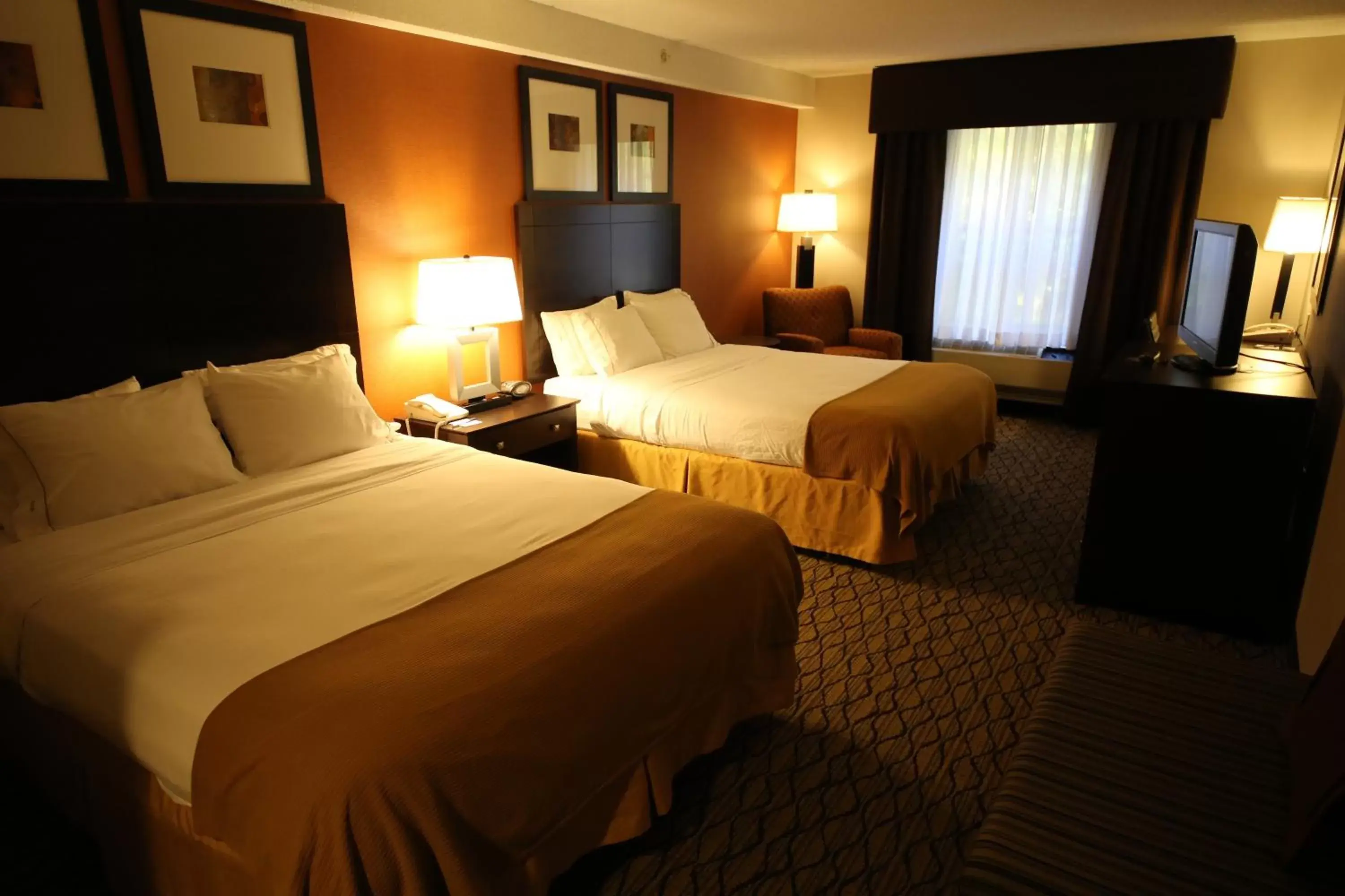 Queen Suite with Two Queen Beds - Non-Smoking in Holiday Inn Express Danbury I-84, an IHG Hotel