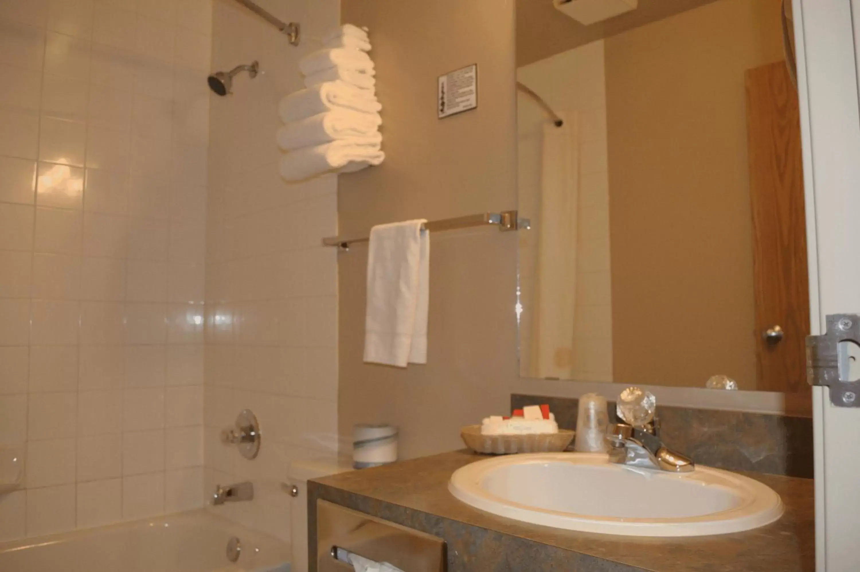 Bathroom in Super 8 by Wyndham Pincher Creek AB Bathroom in Super 8 by Wyndham Pincher Creek AB