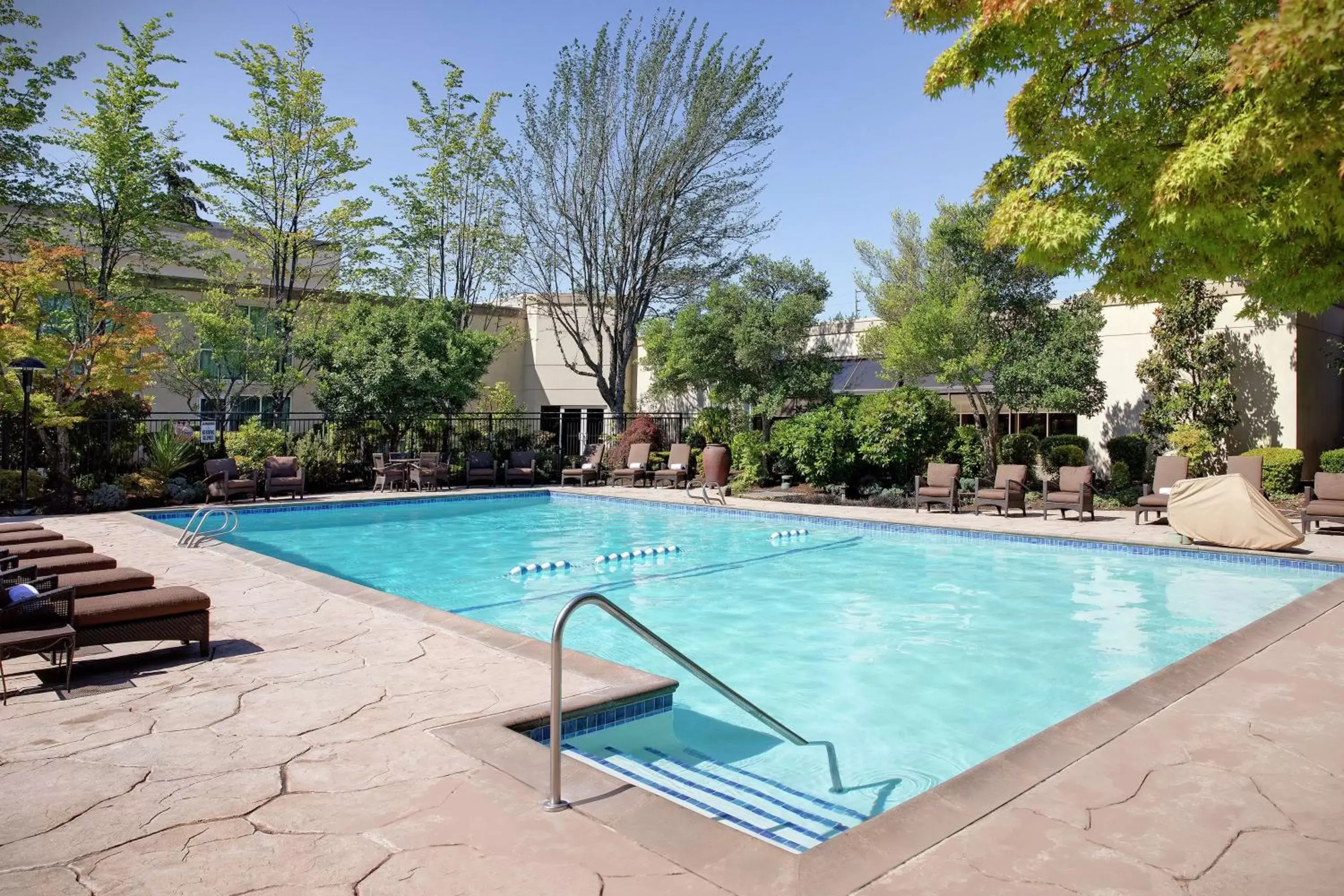 Pool view, Swimming Pool in Hilton Seattle Airport & Conference Center