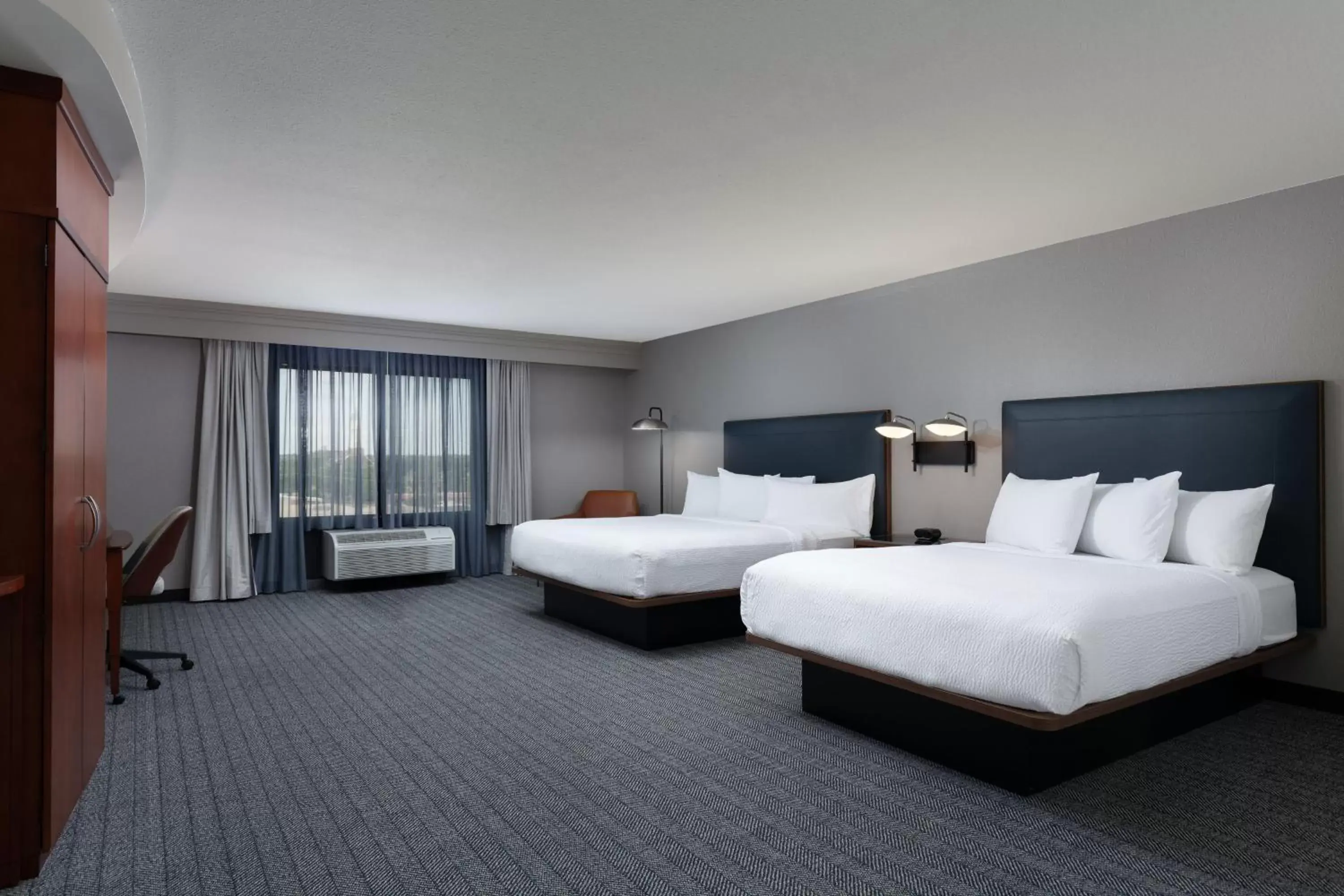 Photo of the whole room, Bed in Courtyard by Marriott Wichita at Old Town