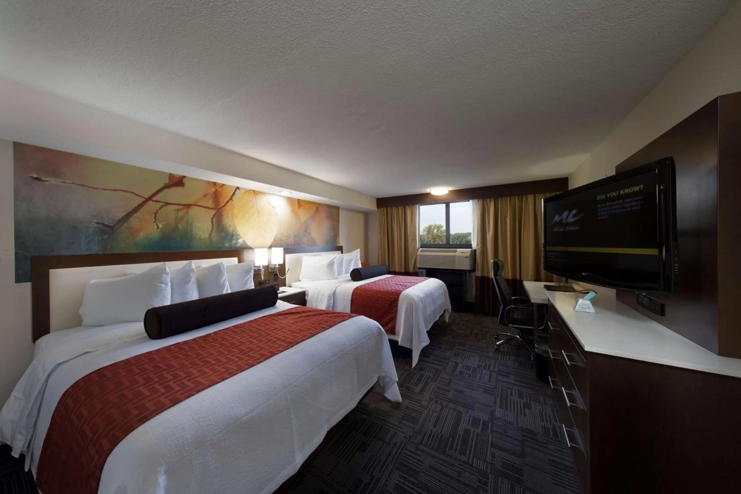 Photo of the whole room, Bed in Holiday Inn Brookfield - Milwaukee by IHG