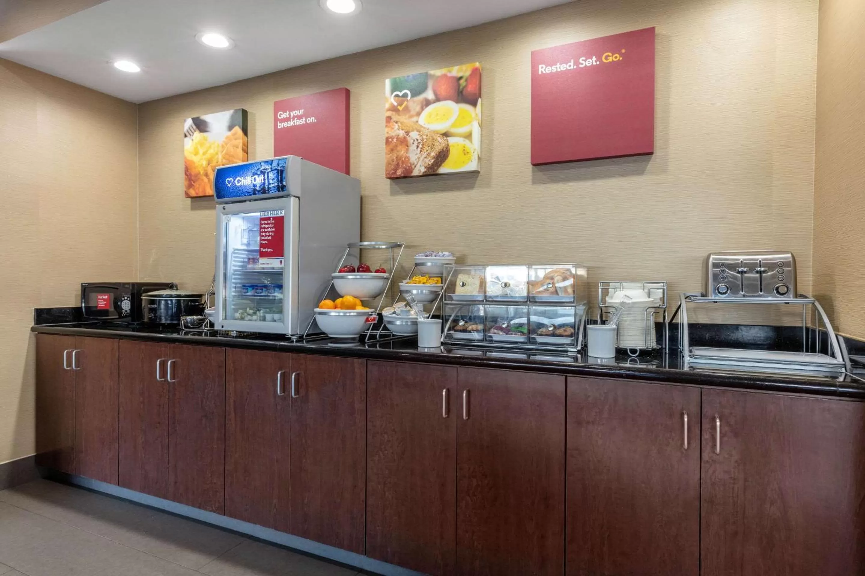 Restaurant/places to eat in Comfort Suites Pelham Hoover I-65