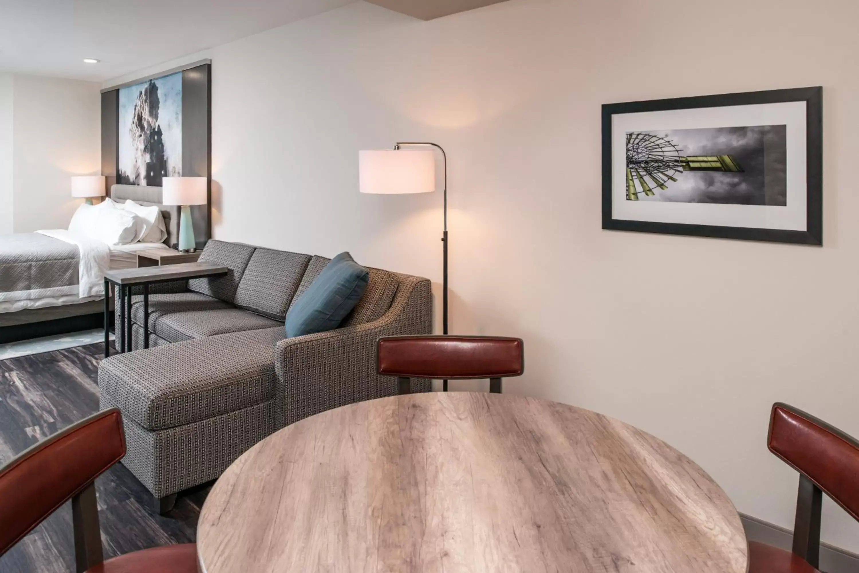 Photo of the whole room, Bed in Hotel Indigo Frisco by IHG Photo of the whole room, Bed in Hotel Indigo Frisco by IHG