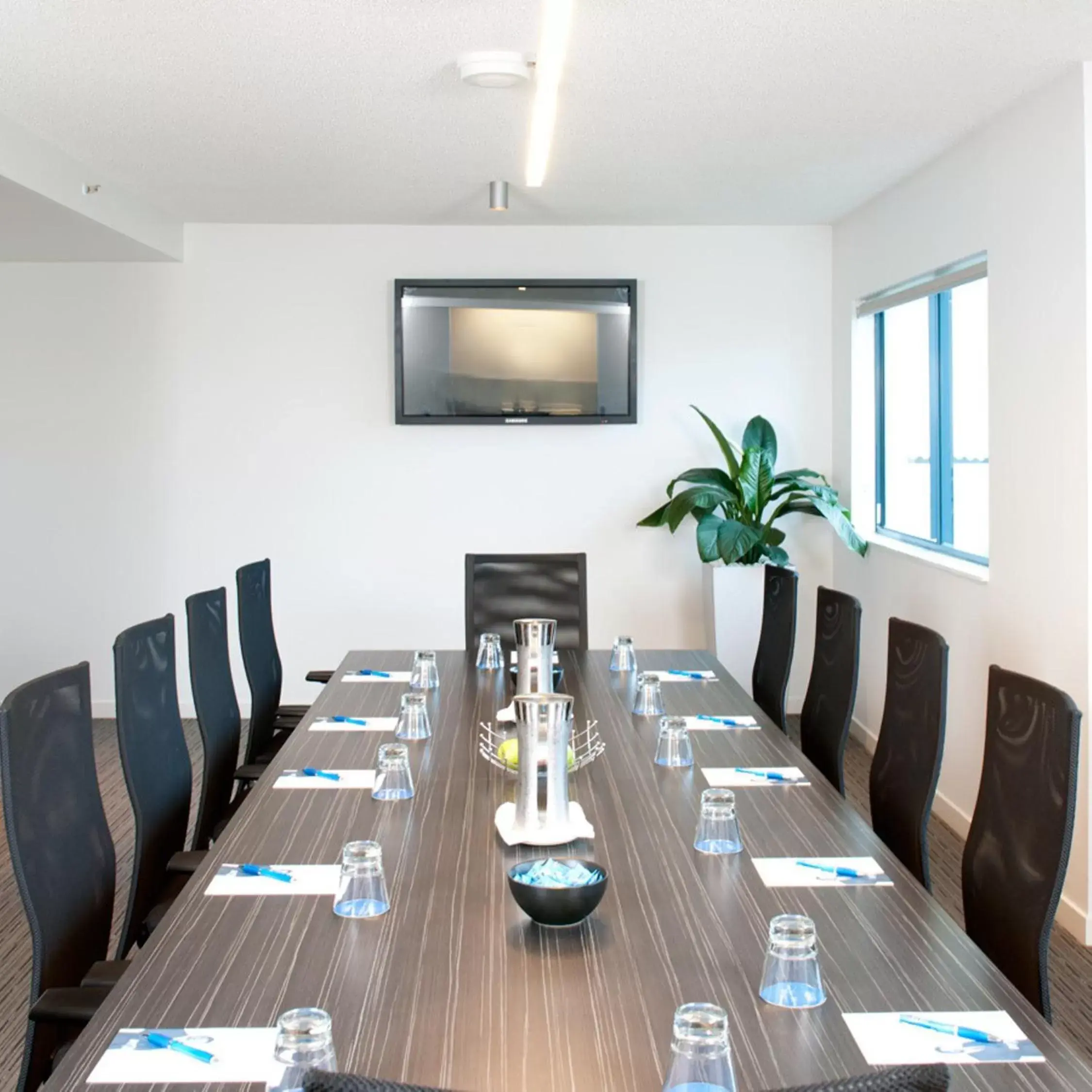 Business facilities in Mantra Mooloolaba Beach