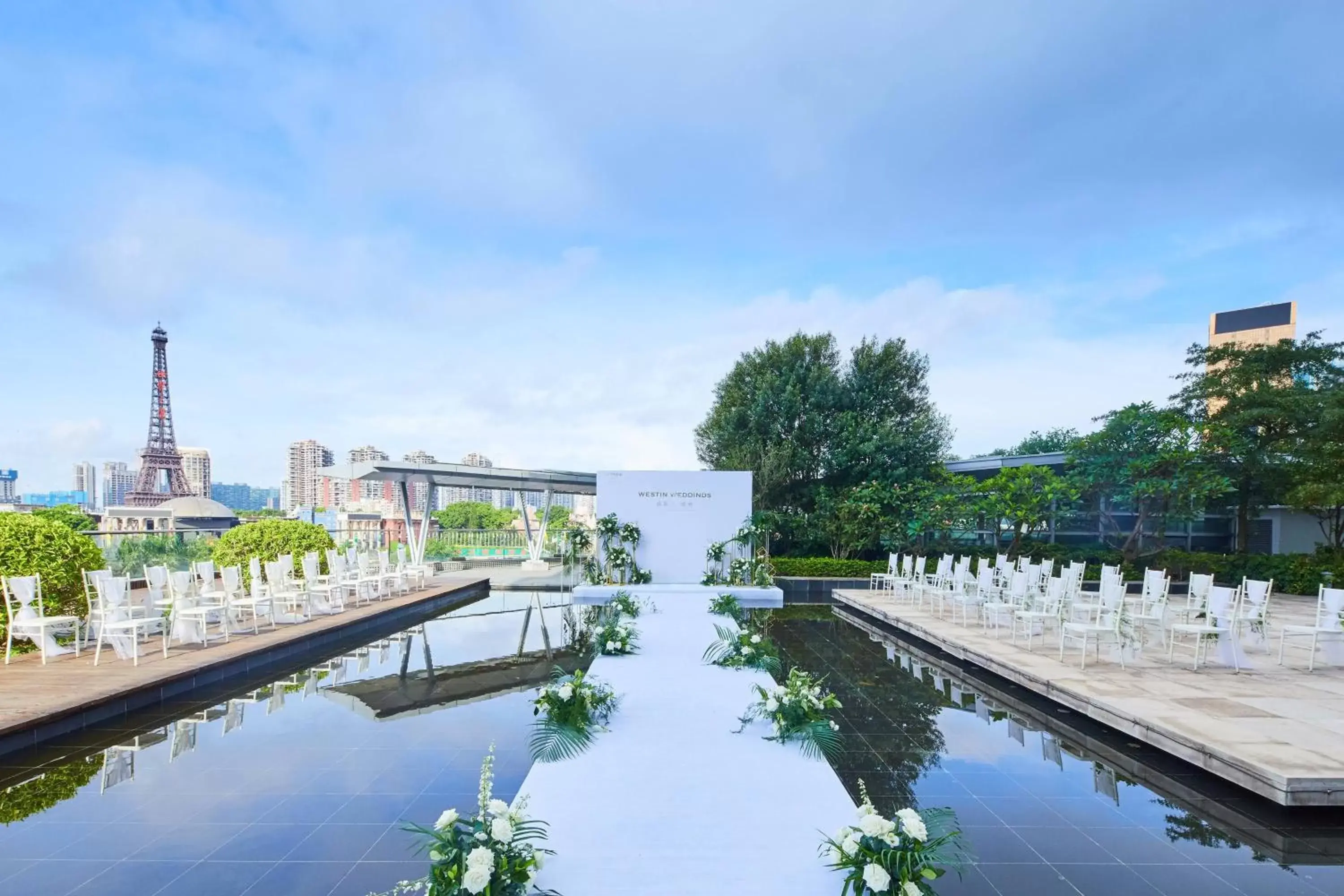 Swimming Pool in The Westin Shenzhen Nanshan