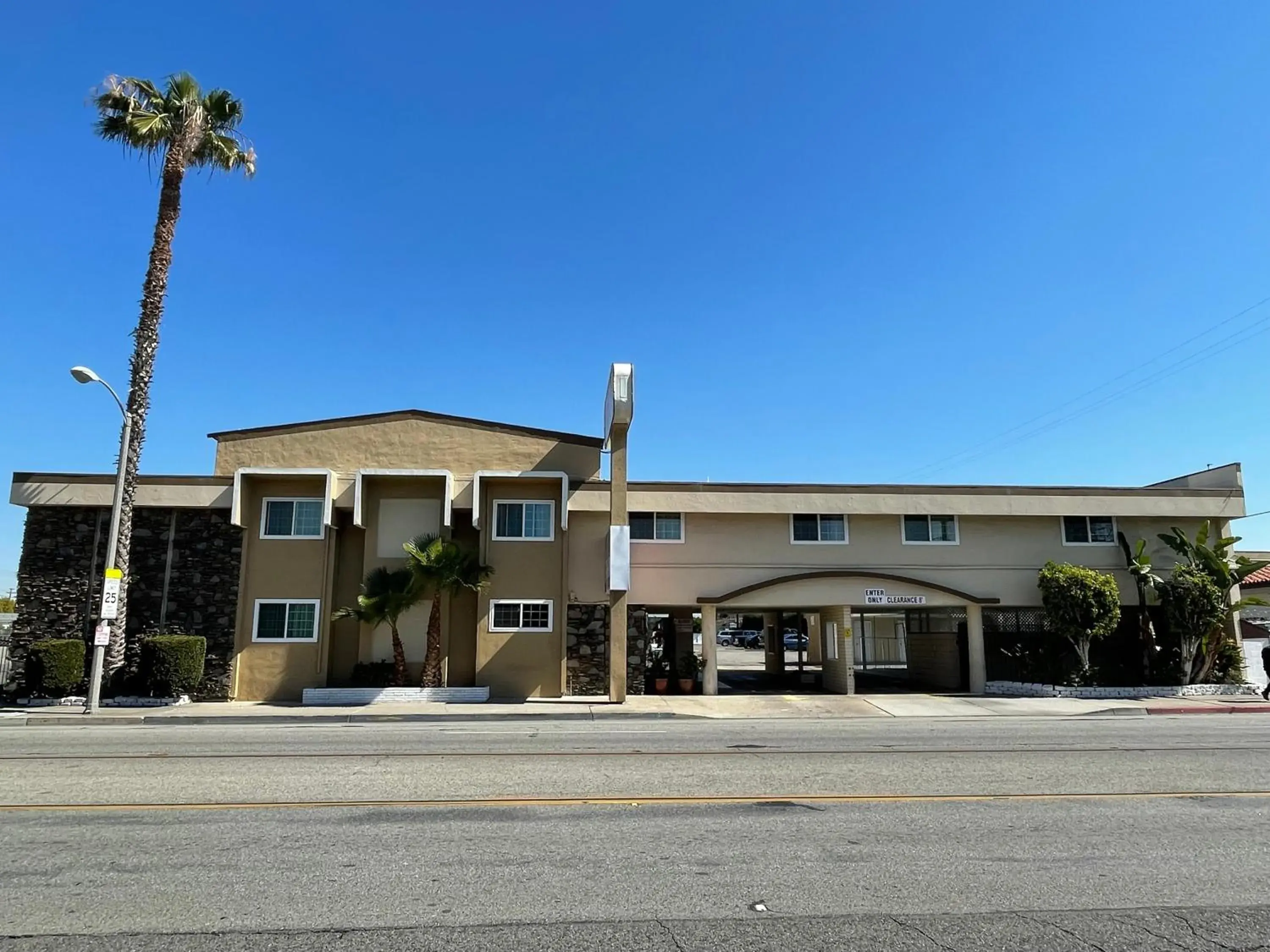 Property Building in Grand Inn