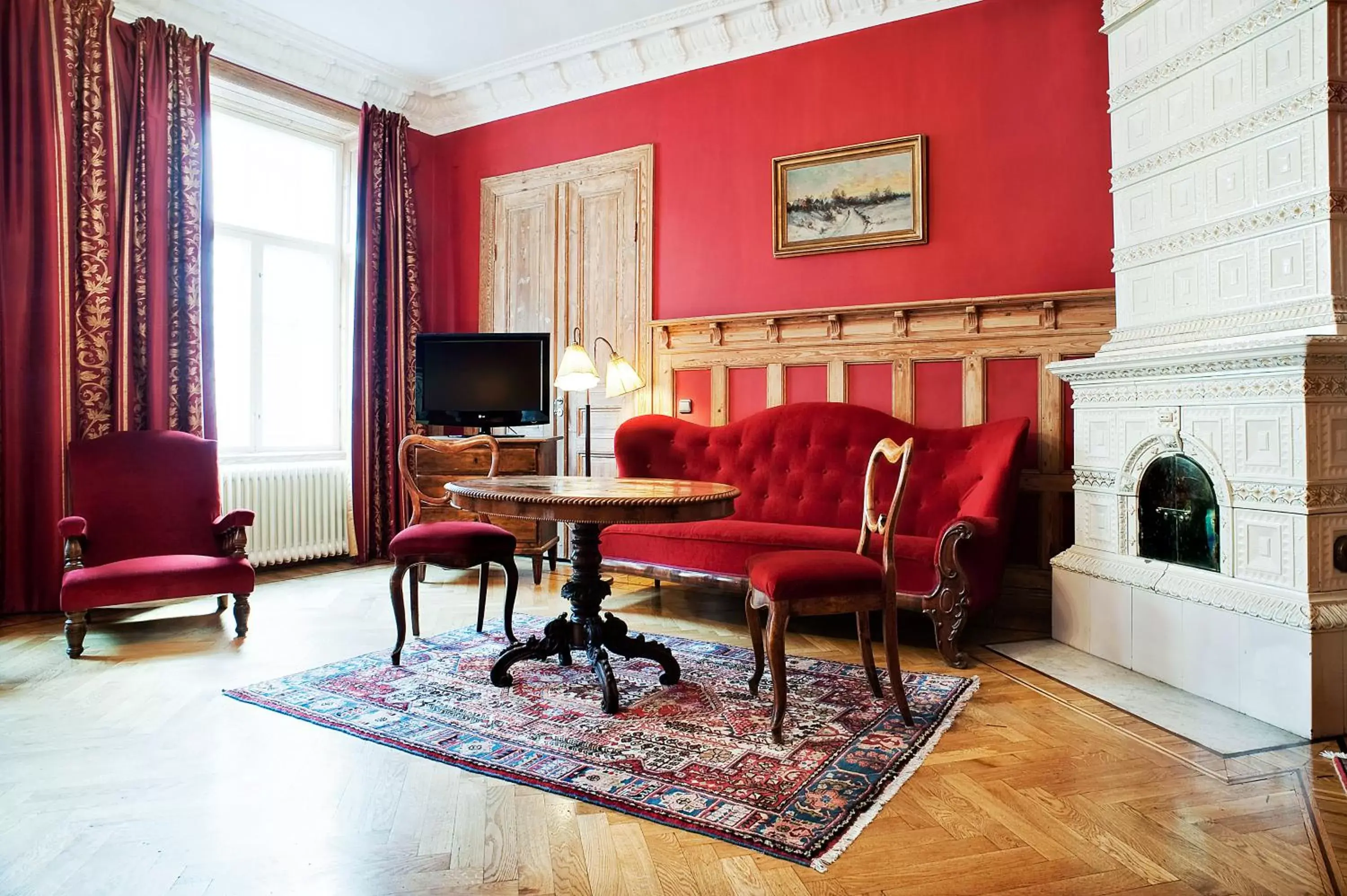 TV and multimedia, Seating Area in Hotel Hellsten