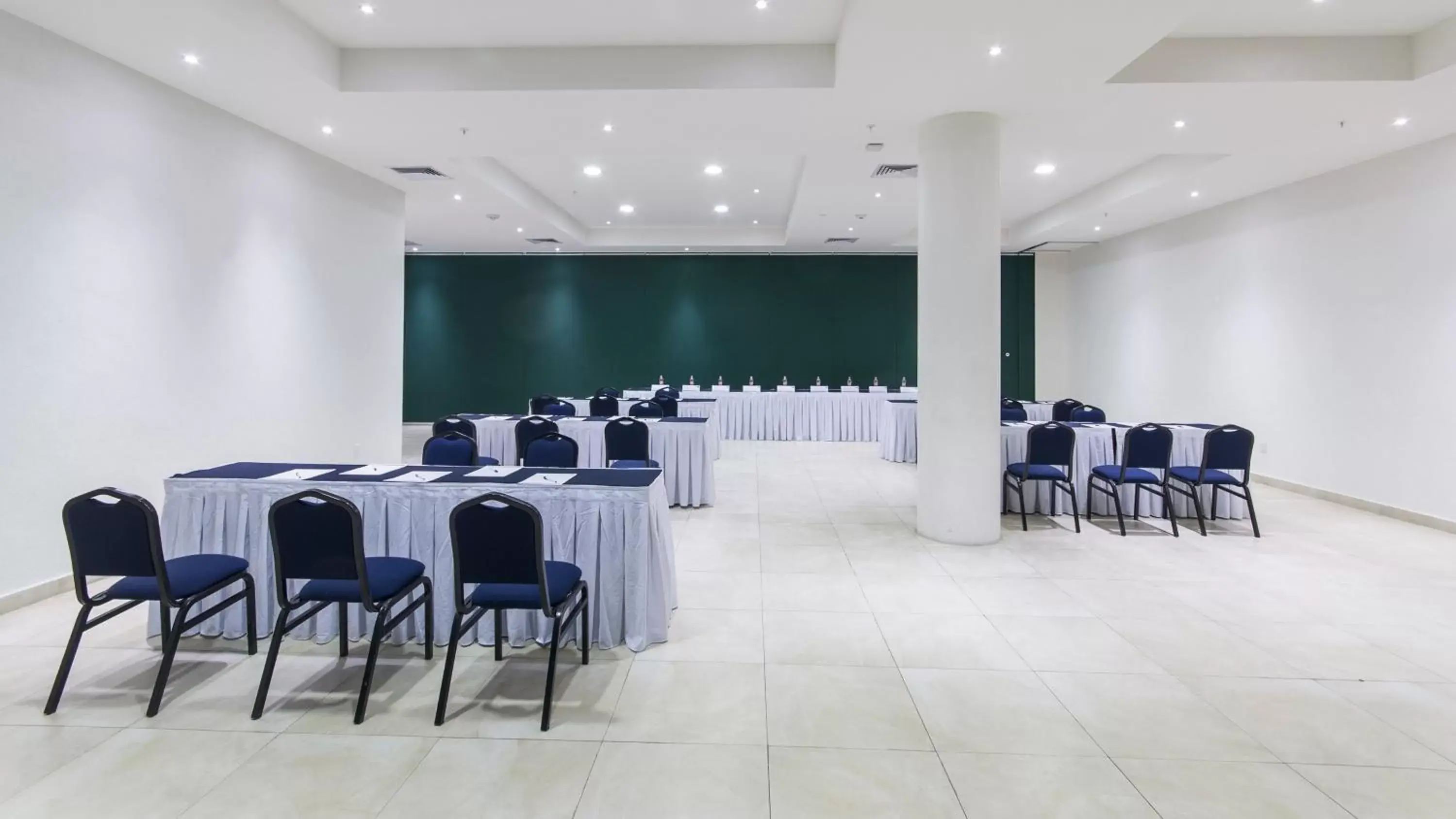 Meeting/conference room in Holiday Inn Express Xalapa