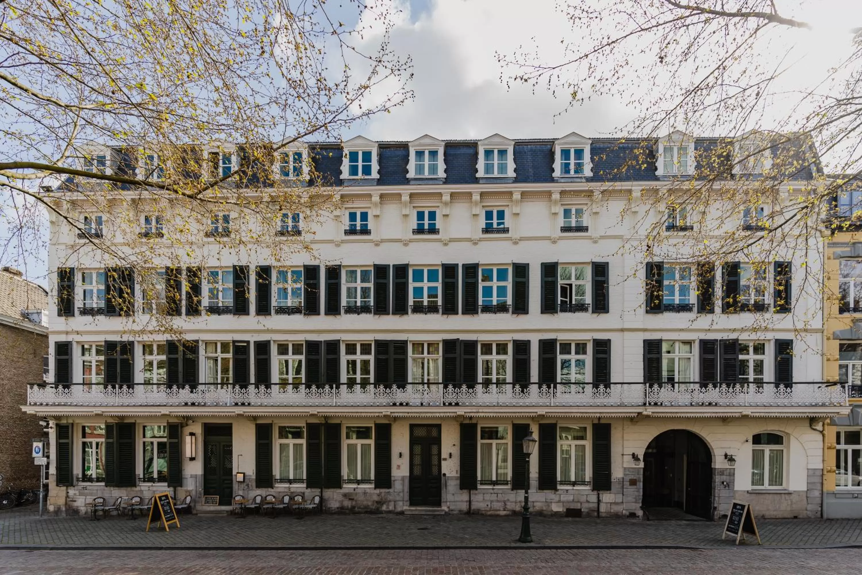 Property building in Hotel Monastère Maastricht