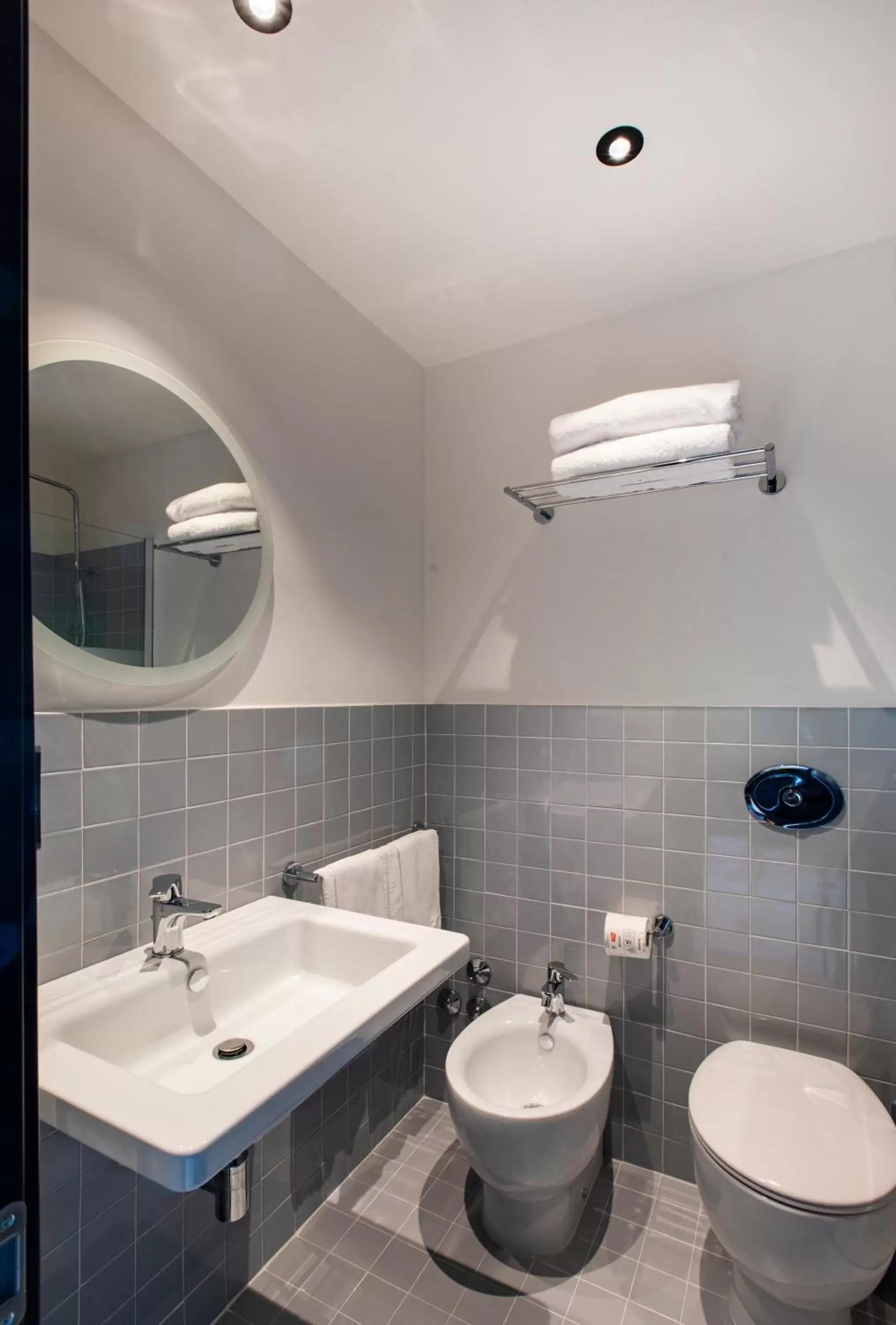 Bathroom in Ibis Styles Roma Aurelia