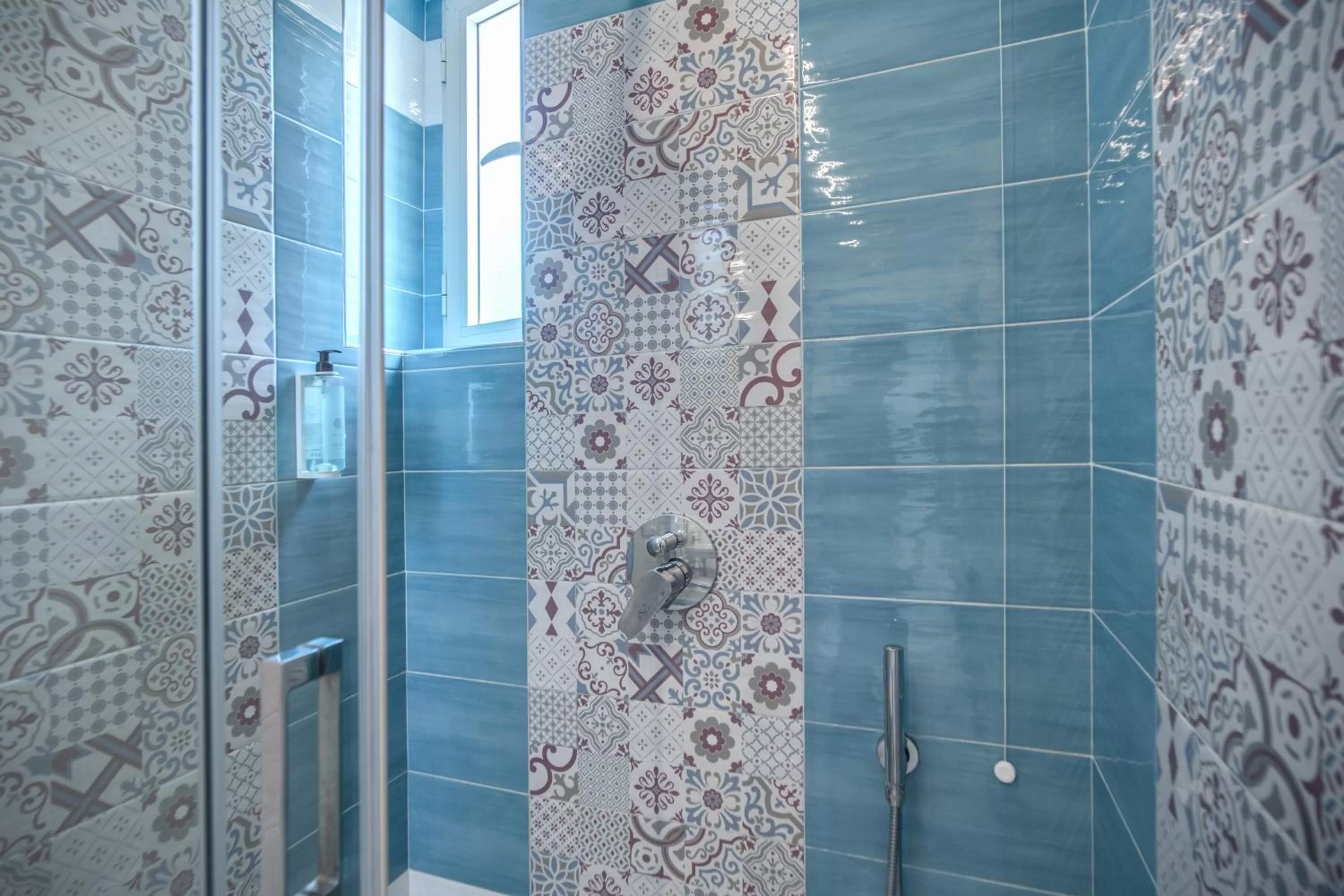 Shower in Hotel Florida