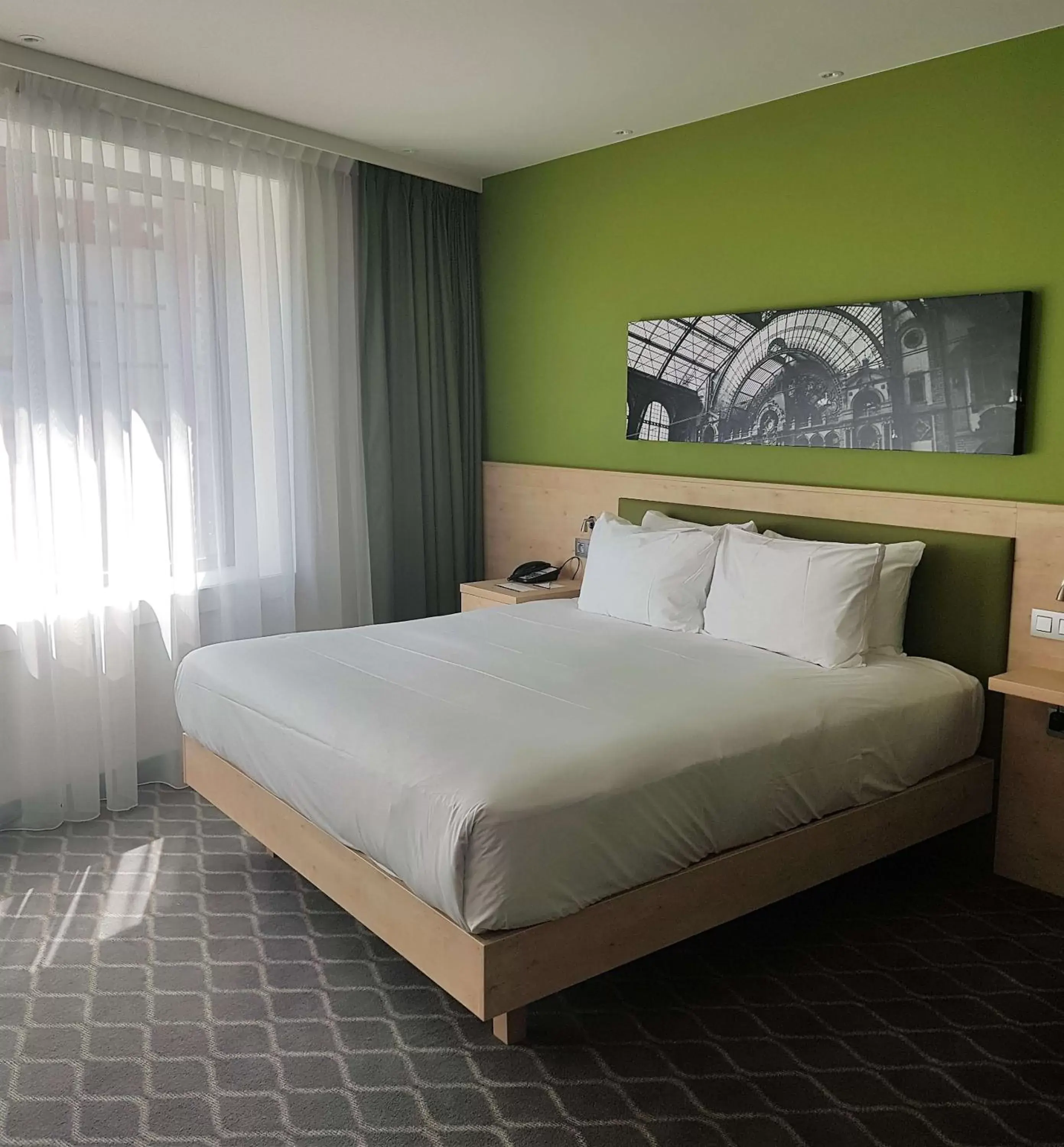 Bed in Hampton By Hilton Antwerp Central Station