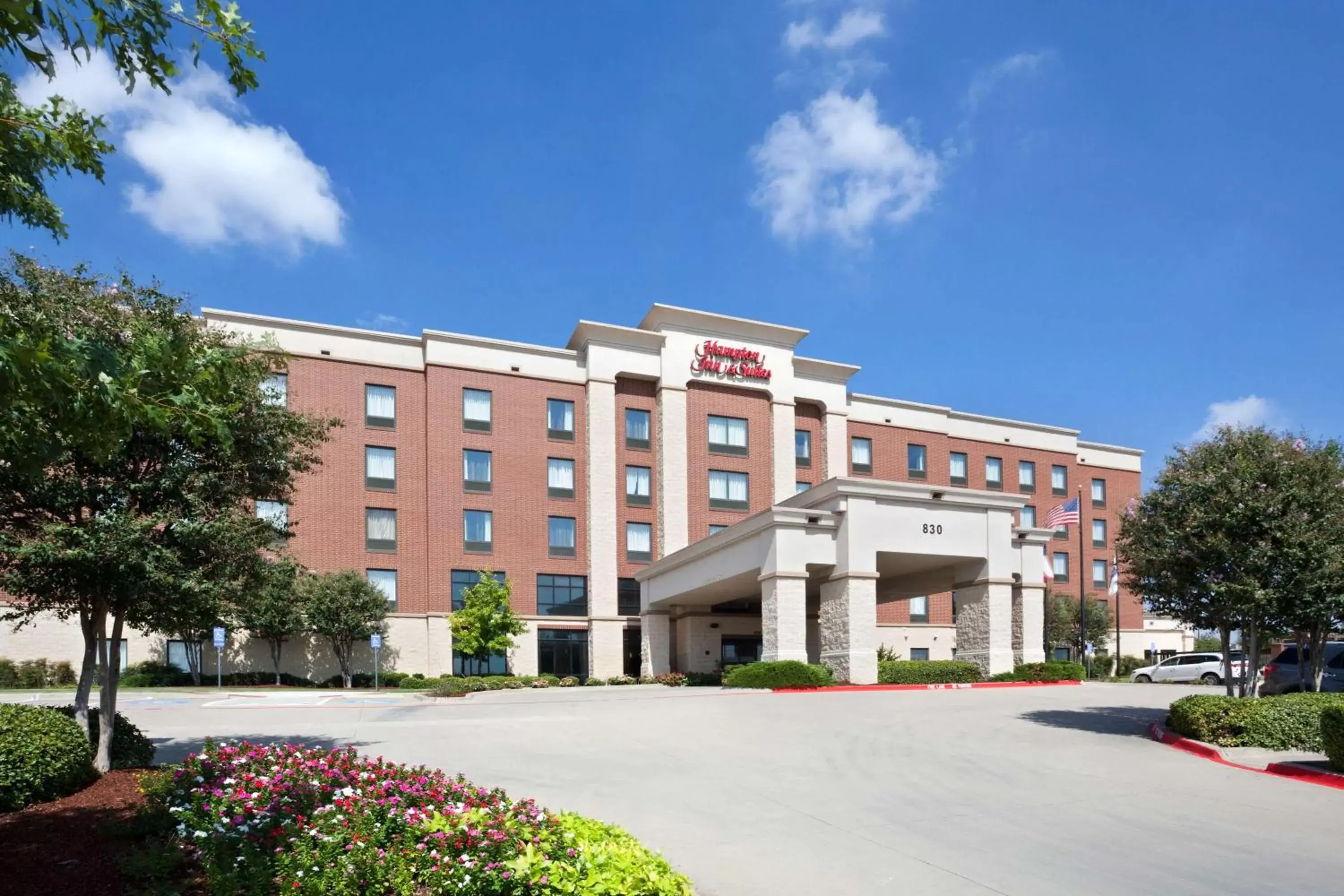 Property Building in Hampton Inn & Suites Dallas-Allen