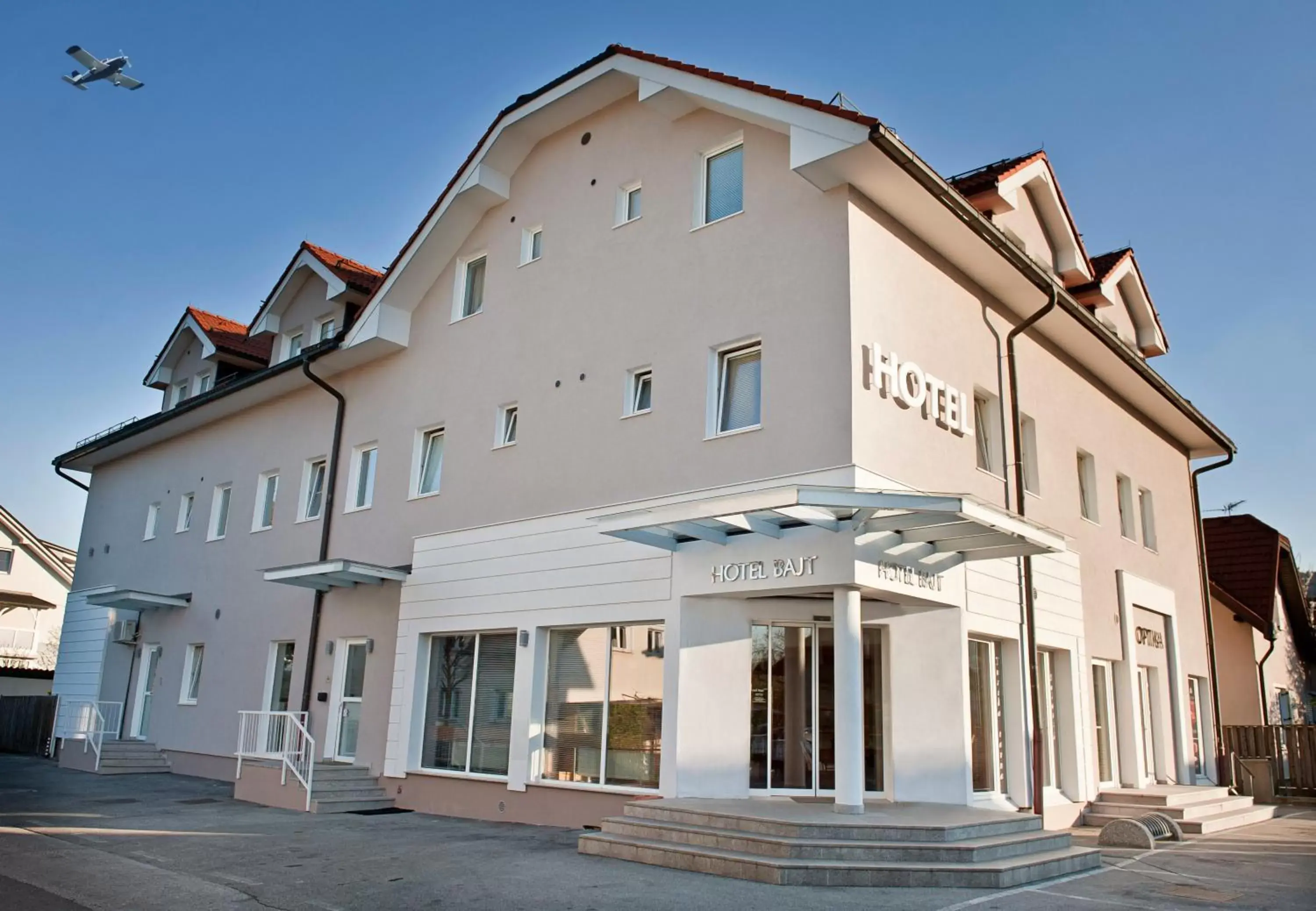 Facade/entrance, Property Building in Hotel Bajt Maribor
