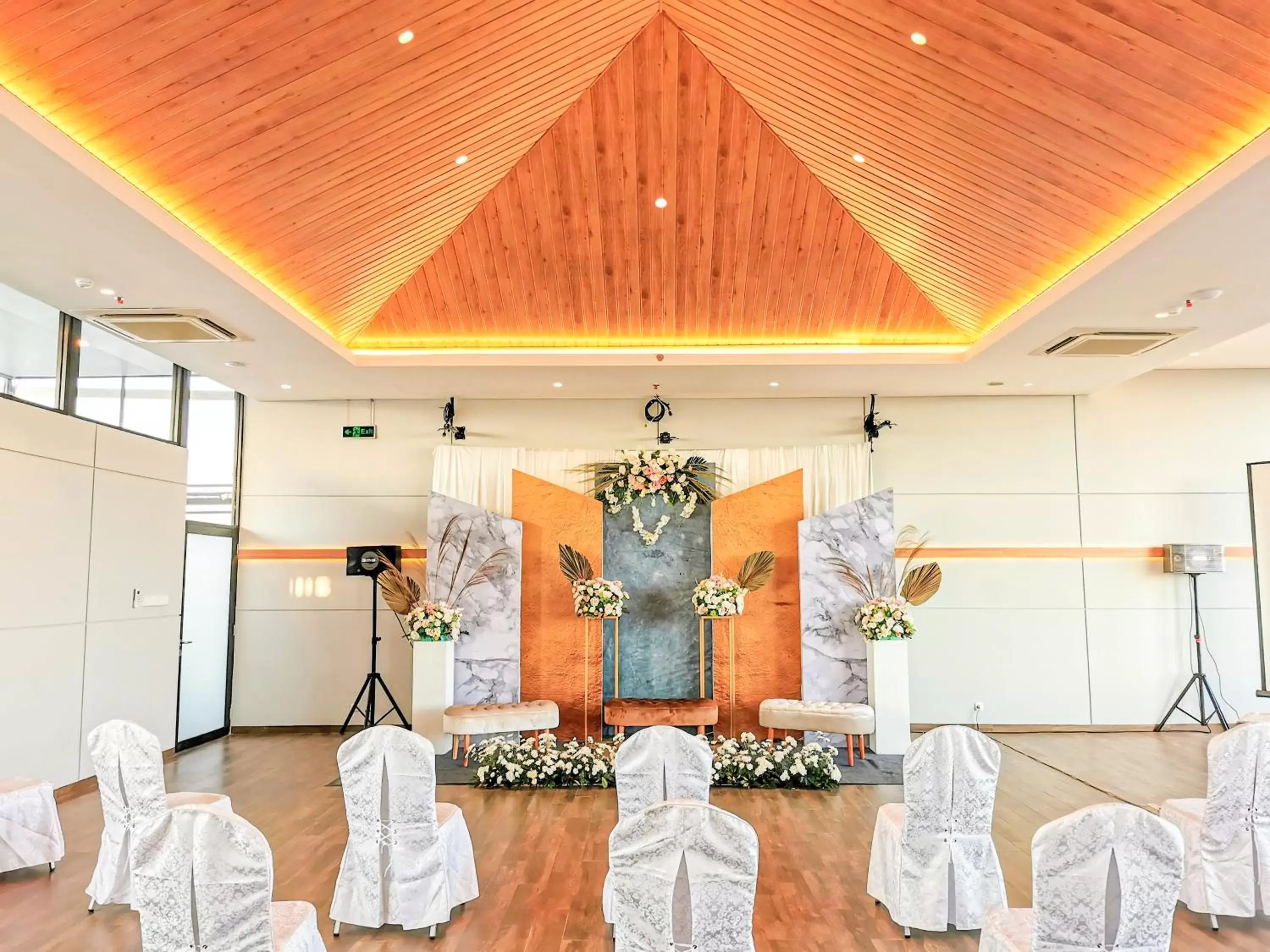 Meeting/conference room, Banquet Facilities in Zest Hotel Sukajadi Bandung