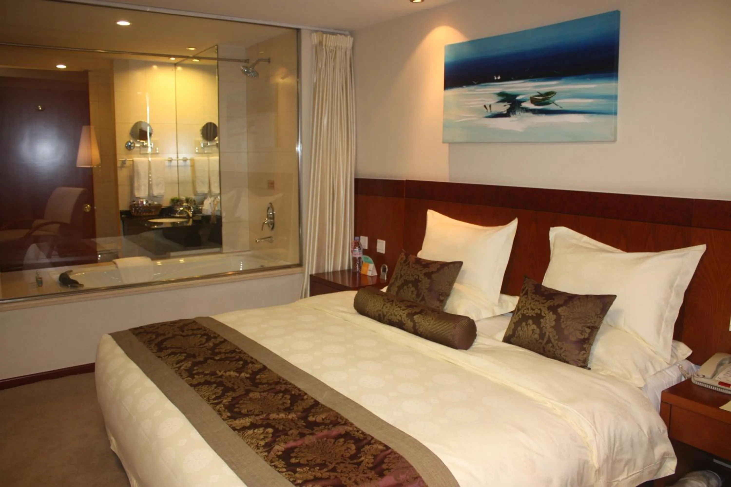 Super House International