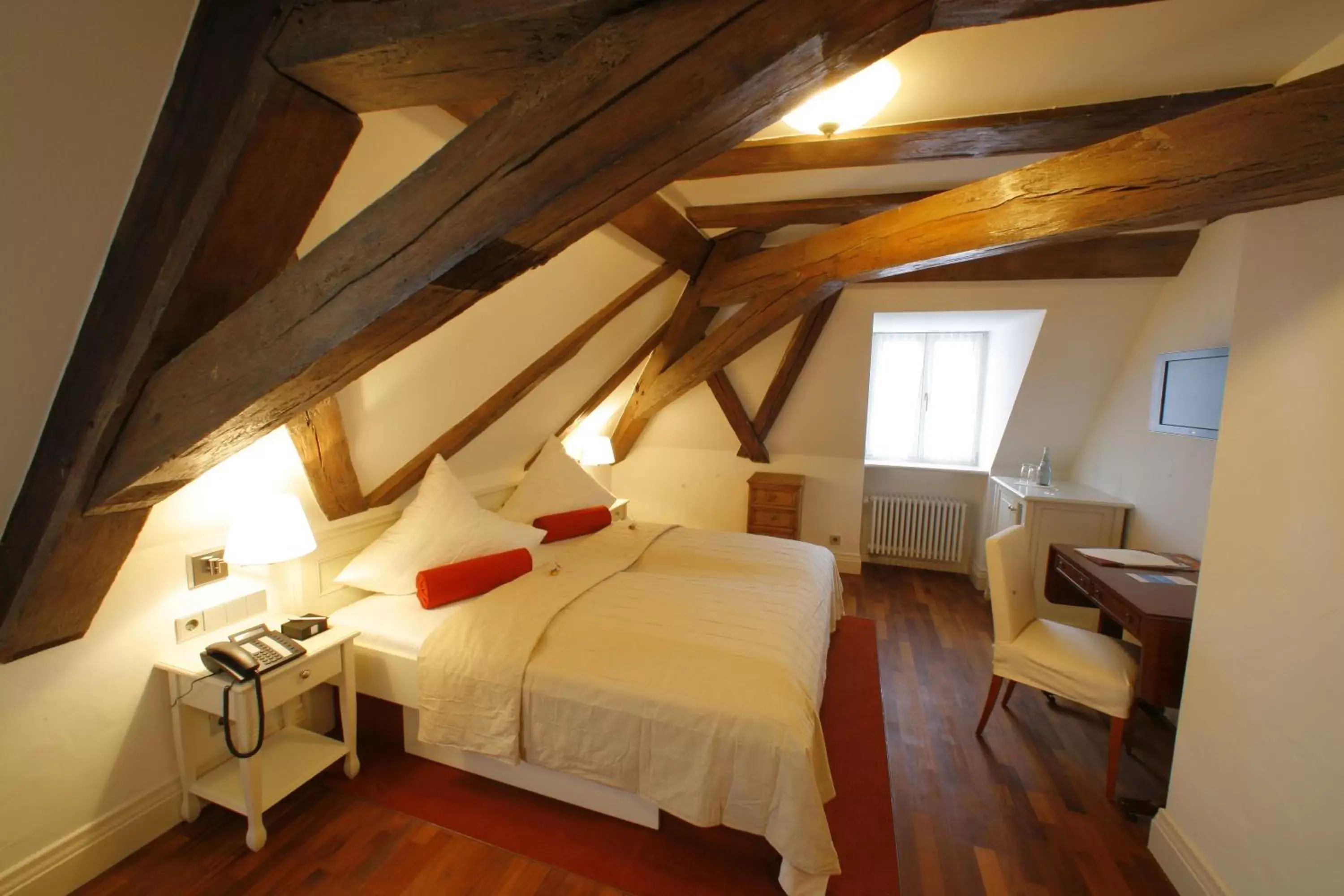 Komfort Doppelzimmer im Würzburger Bau**** - single occupancy in Hotel-Restaurant Anne-Sophie Komfort Doppelzimmer im Würzburger Bau**** - single occupancy in Hotel-Restaurant Anne-Sophie