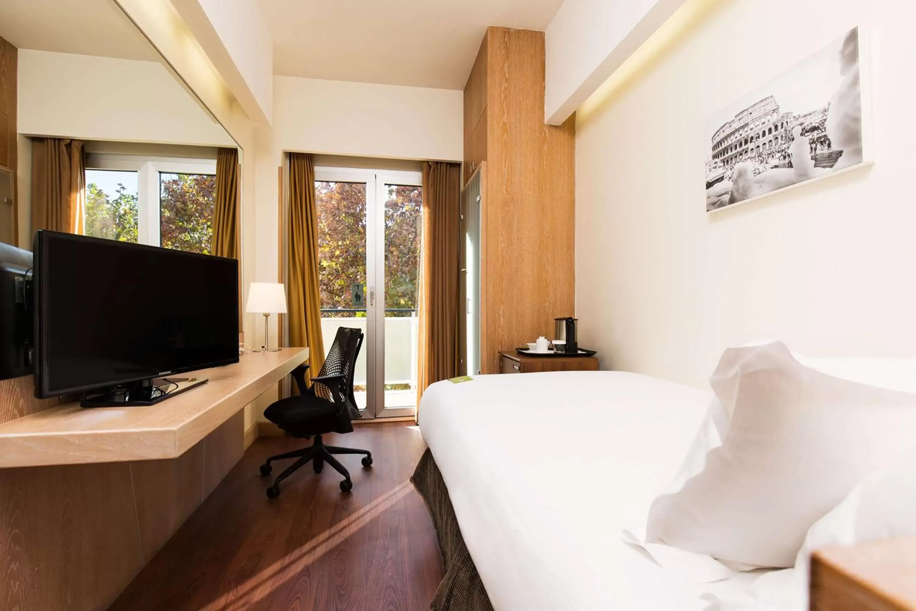 Bed in Hilton Garden Inn Rome Claridge Bed in Hilton Garden Inn Rome Claridge