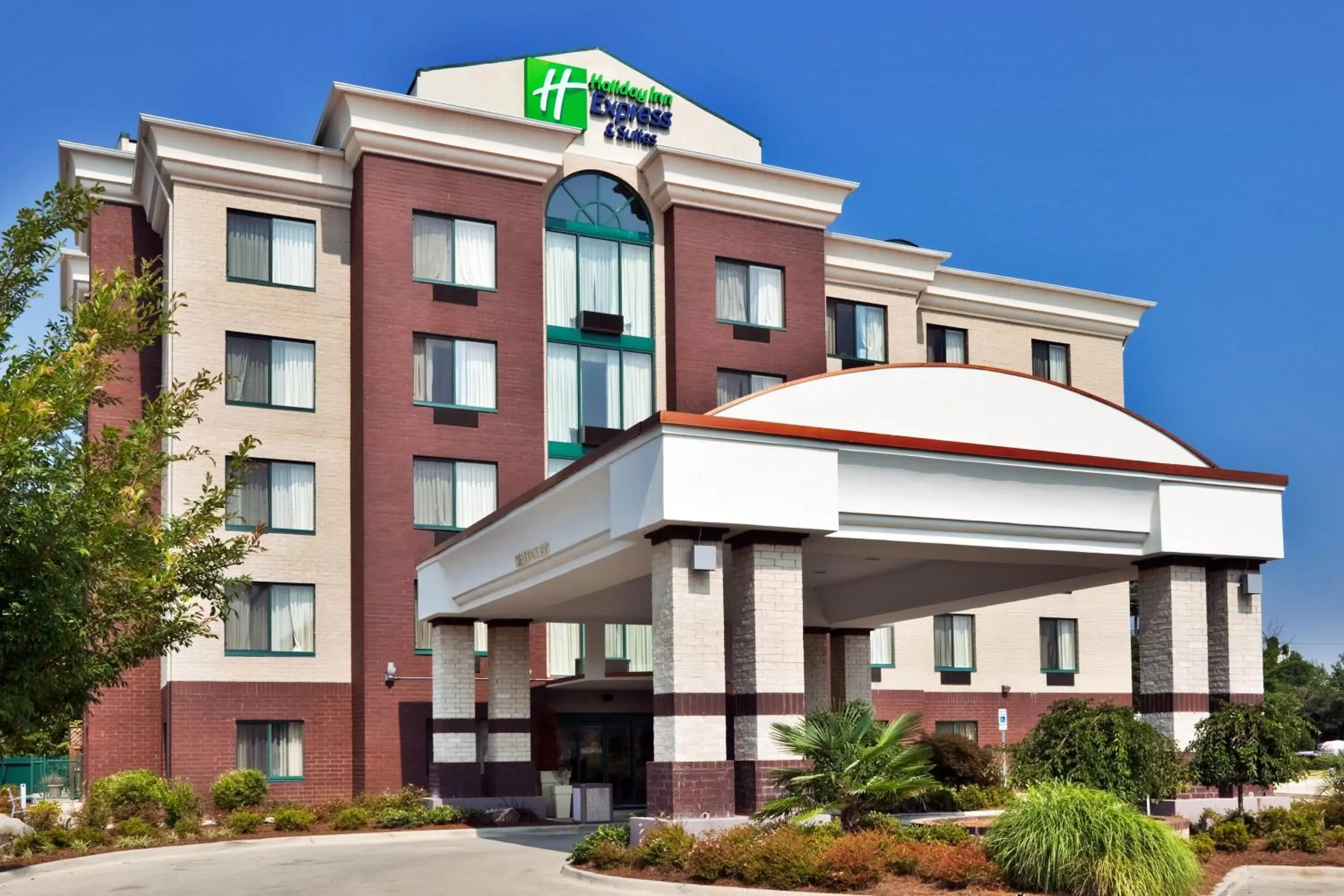 Property Building in Holiday Inn Express Hotel & Suites Birmingham - Inverness 280, an IHG Hotel