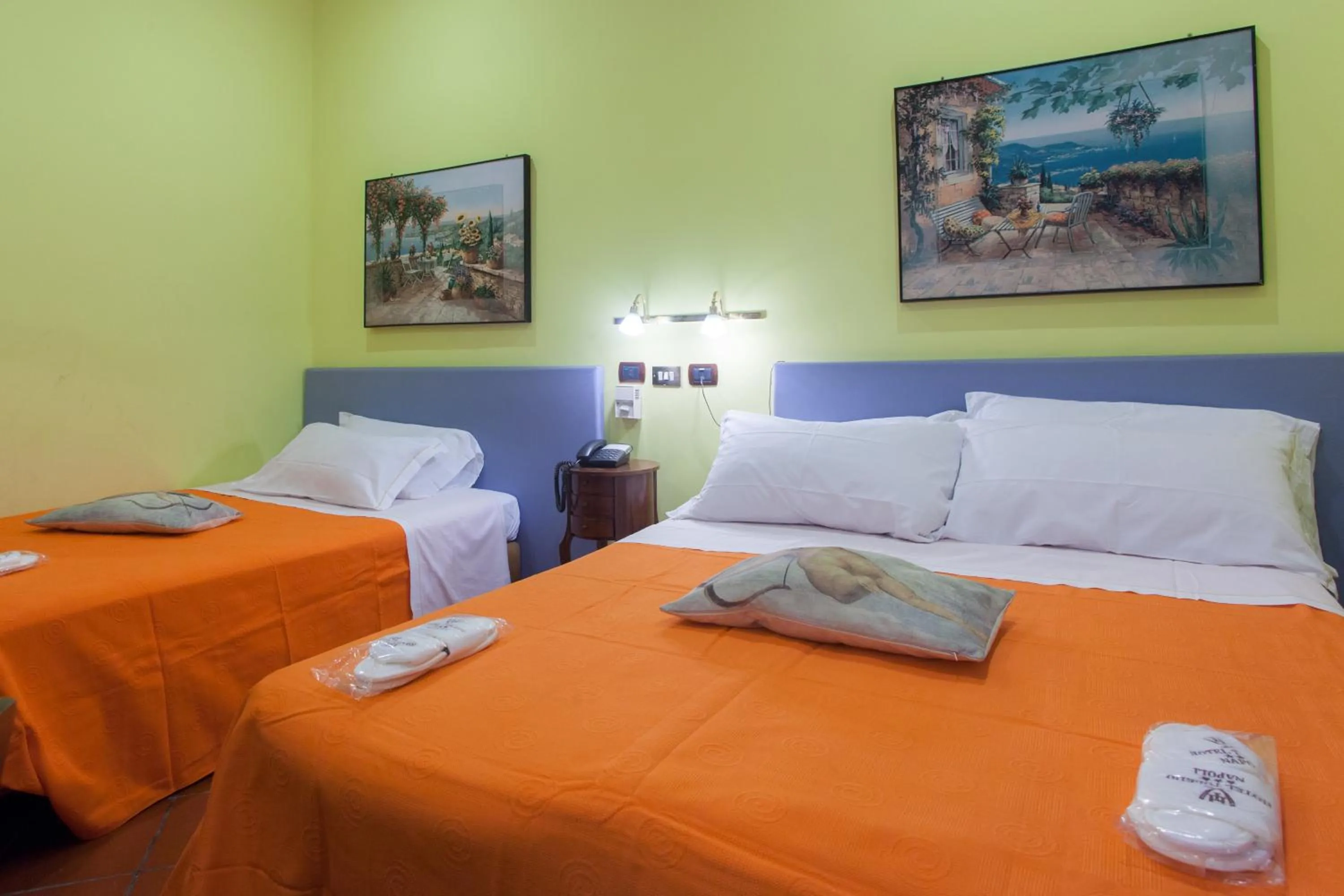 Photo of the whole room, Bed in Hotel Toledo