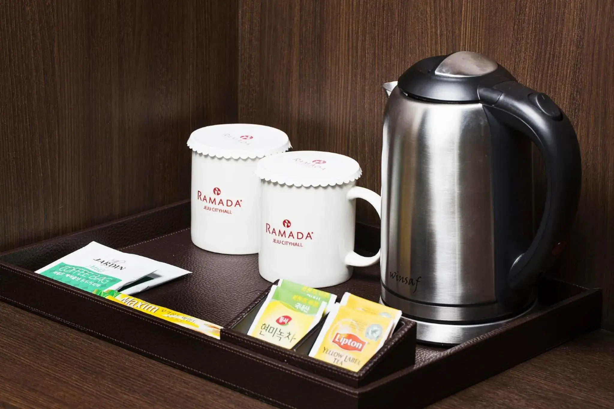 Coffee/Tea Facilities in Ramada Jeju City Hall