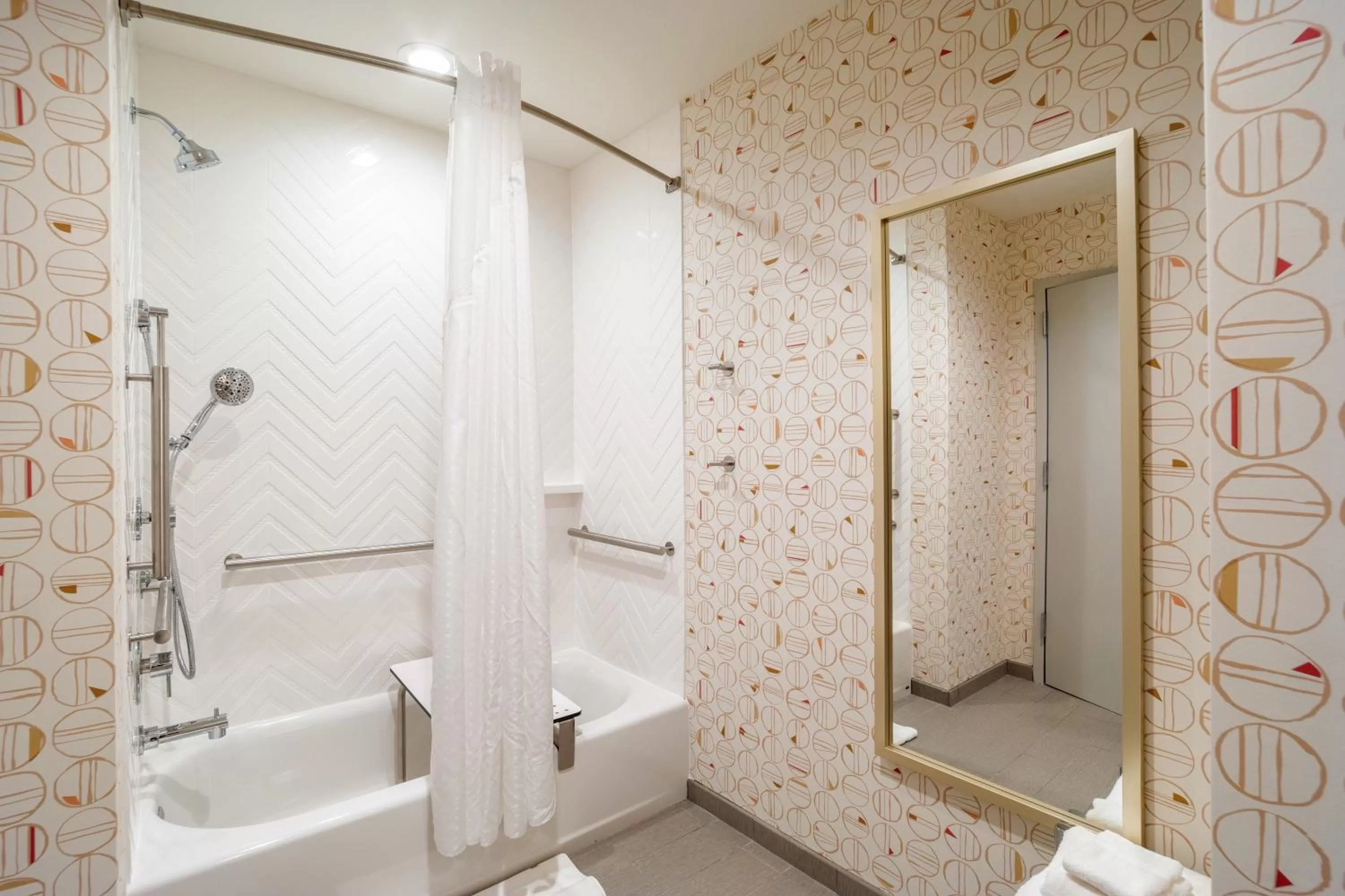 Queen Room with Two Queen Beds - Mobility Access Tub/Non-Smoking in Holiday Inn - Columbia - Downtown, an IHG Hotel