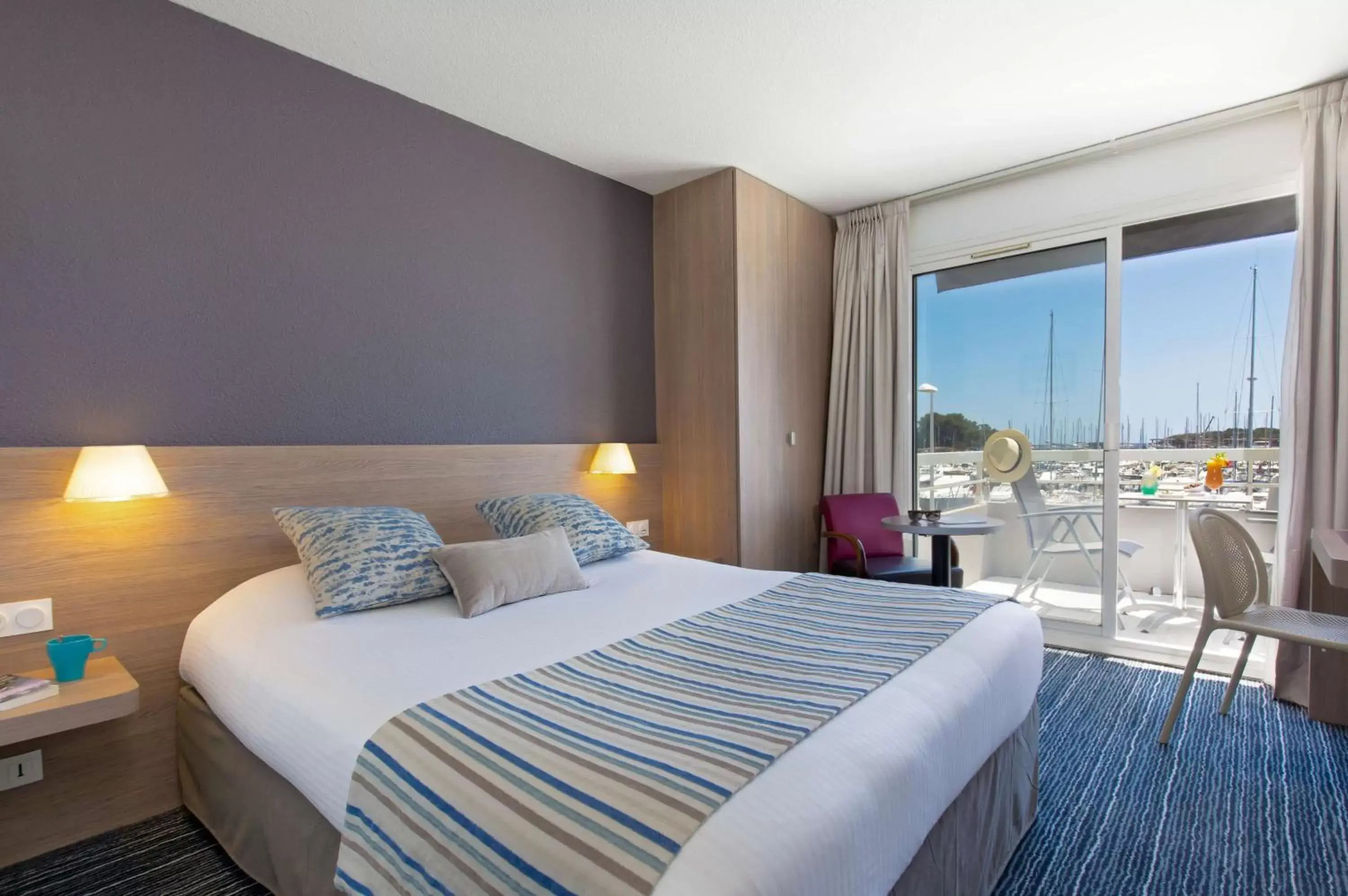 Balcony/Terrace, Bed in Best Western Plus La Marina