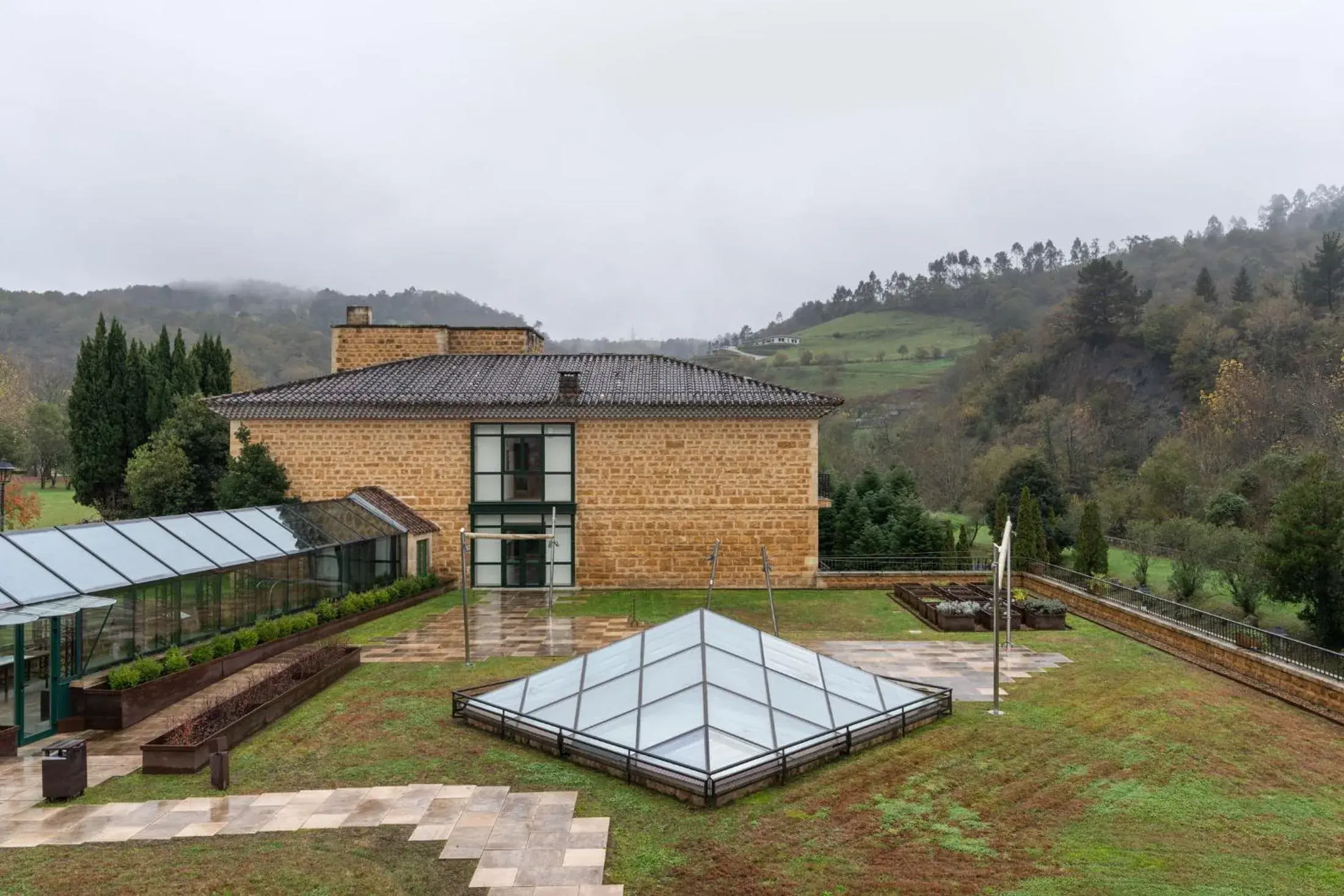 Property building in Parador de Cangas de Onís