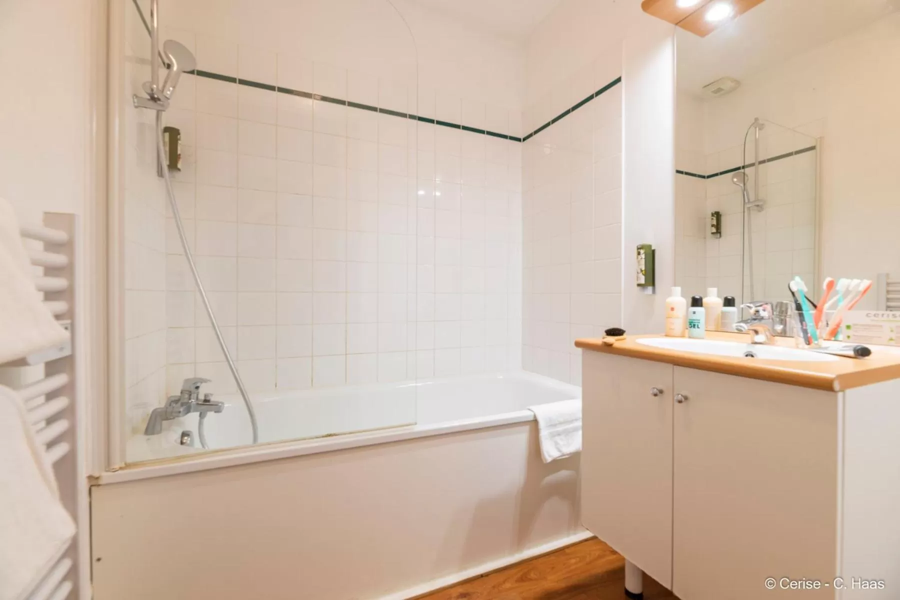 Bathroom in Cerise Nantes Atlantis