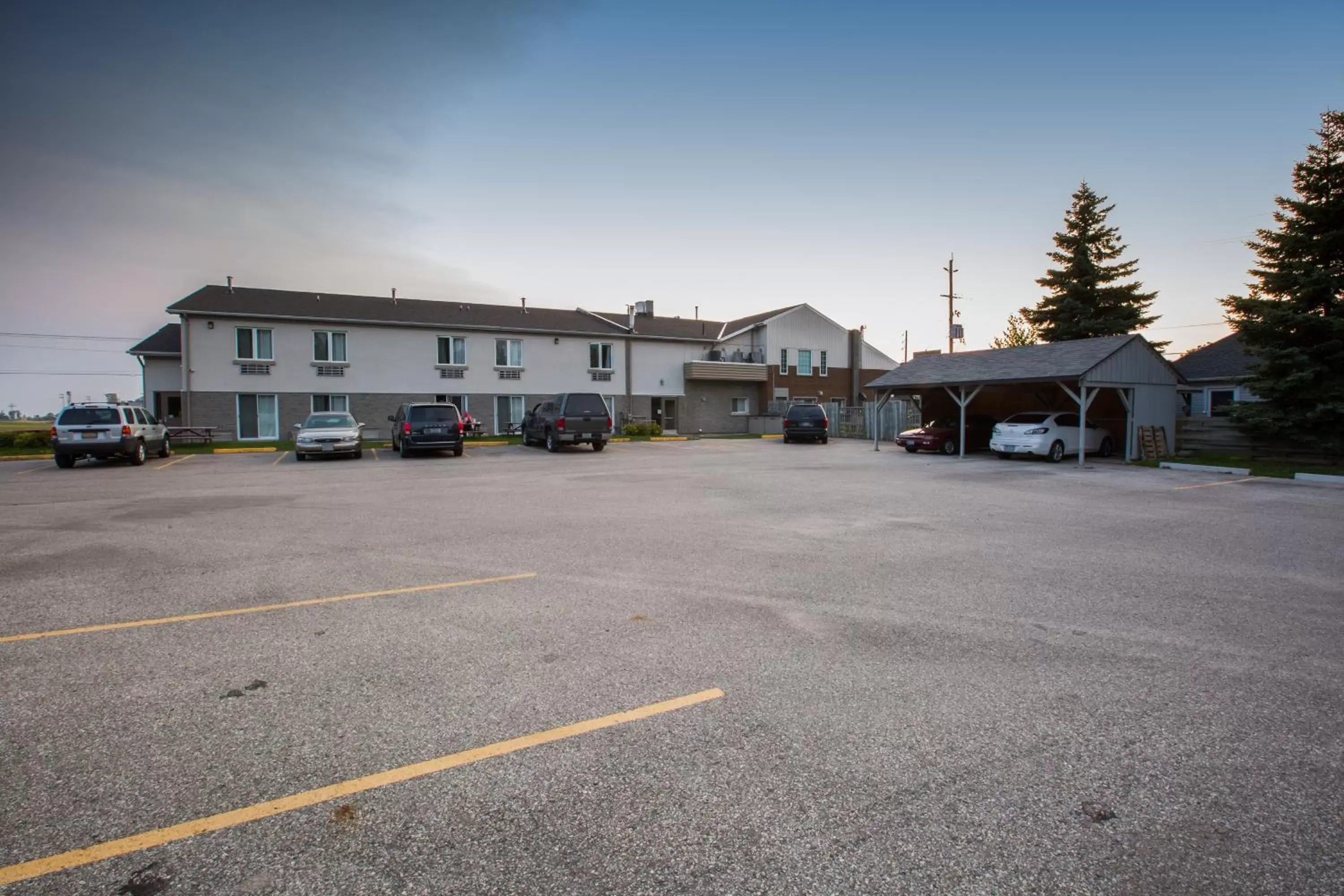 Facade/entrance in The Village Inn Facade/entrance in The Village Inn