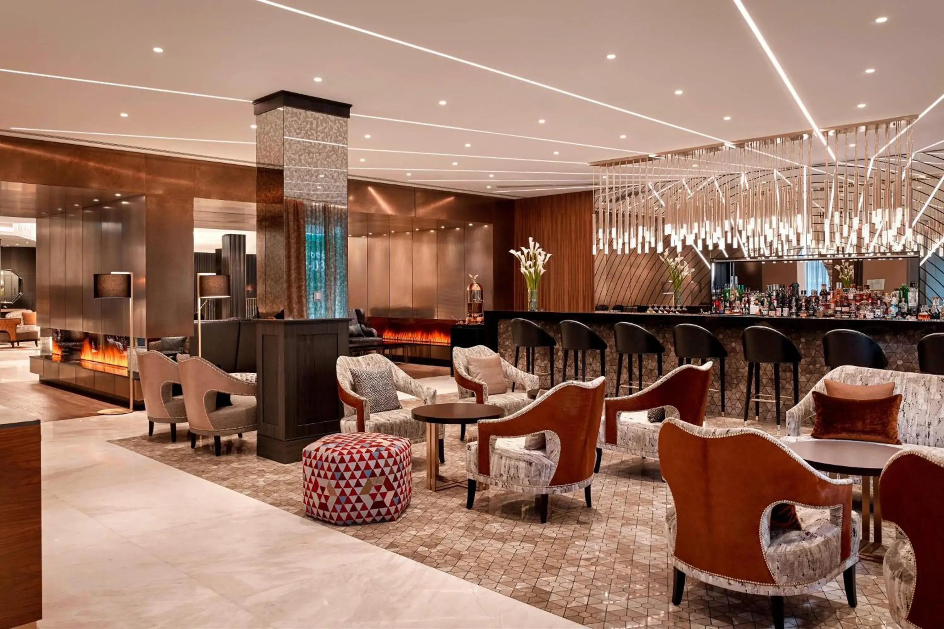 Lounge or bar in The Alexander, a Luxury Collection Hotel, Yerevan