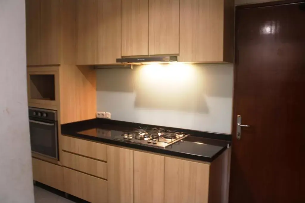 Kitchen or kitchenette, Kitchen/Kitchenette in Midtown Residence Simatupang Jakarta