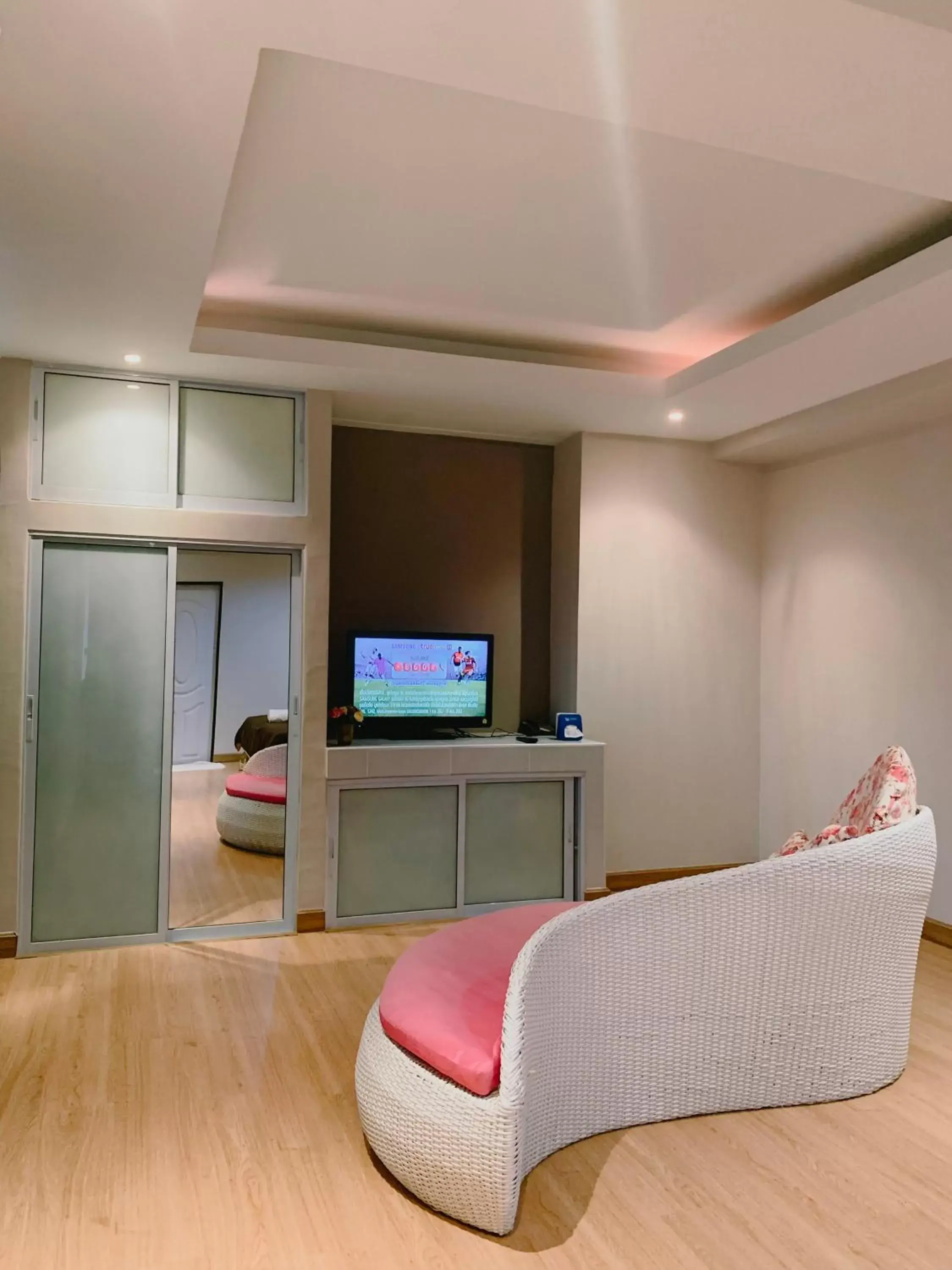 TV and multimedia, TV/Entertainment Center in Inspire House Hotel