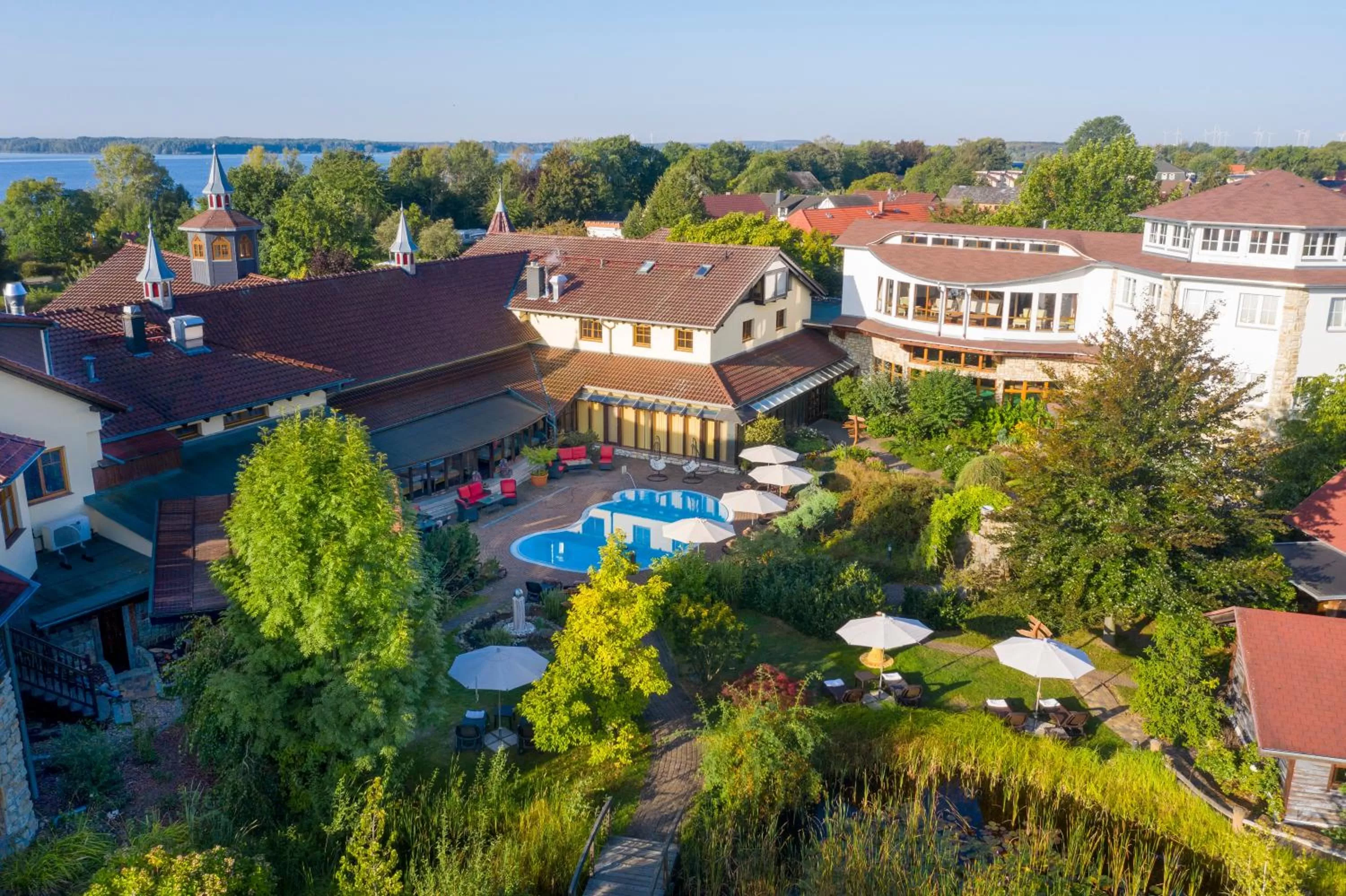 Property building in Wellnesshotel Seeschlößchen - Privat- Spa & Naturresort