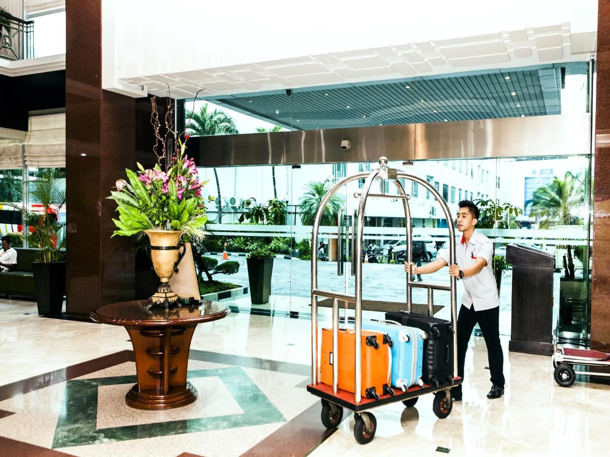 Lobby or reception in Orchardz Jayakarta