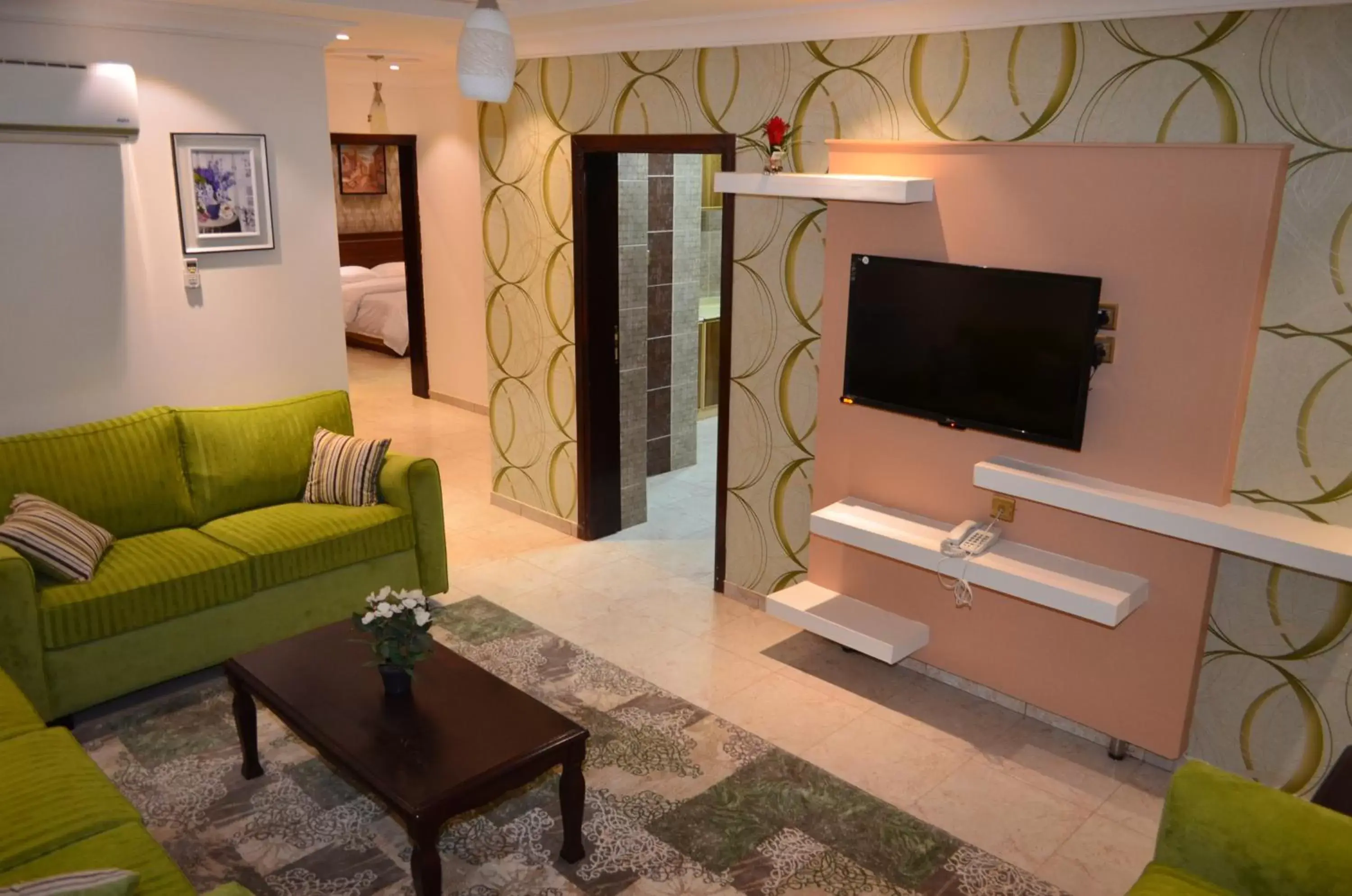 Two-Bedroom Apartment in Holiday Season Two-Bedroom Apartment in Holiday Season