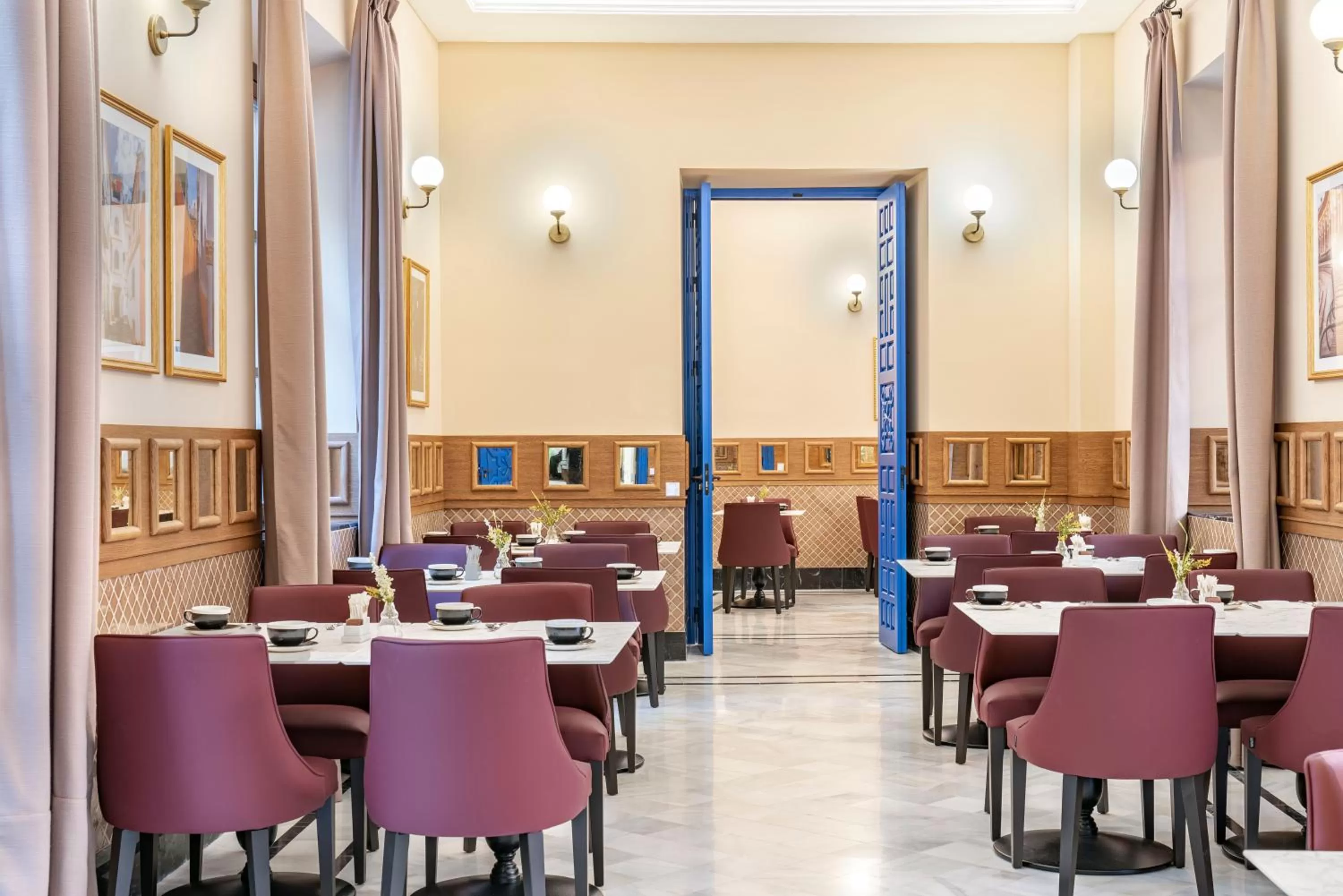 Restaurant/places to eat in Vincci Molviedro