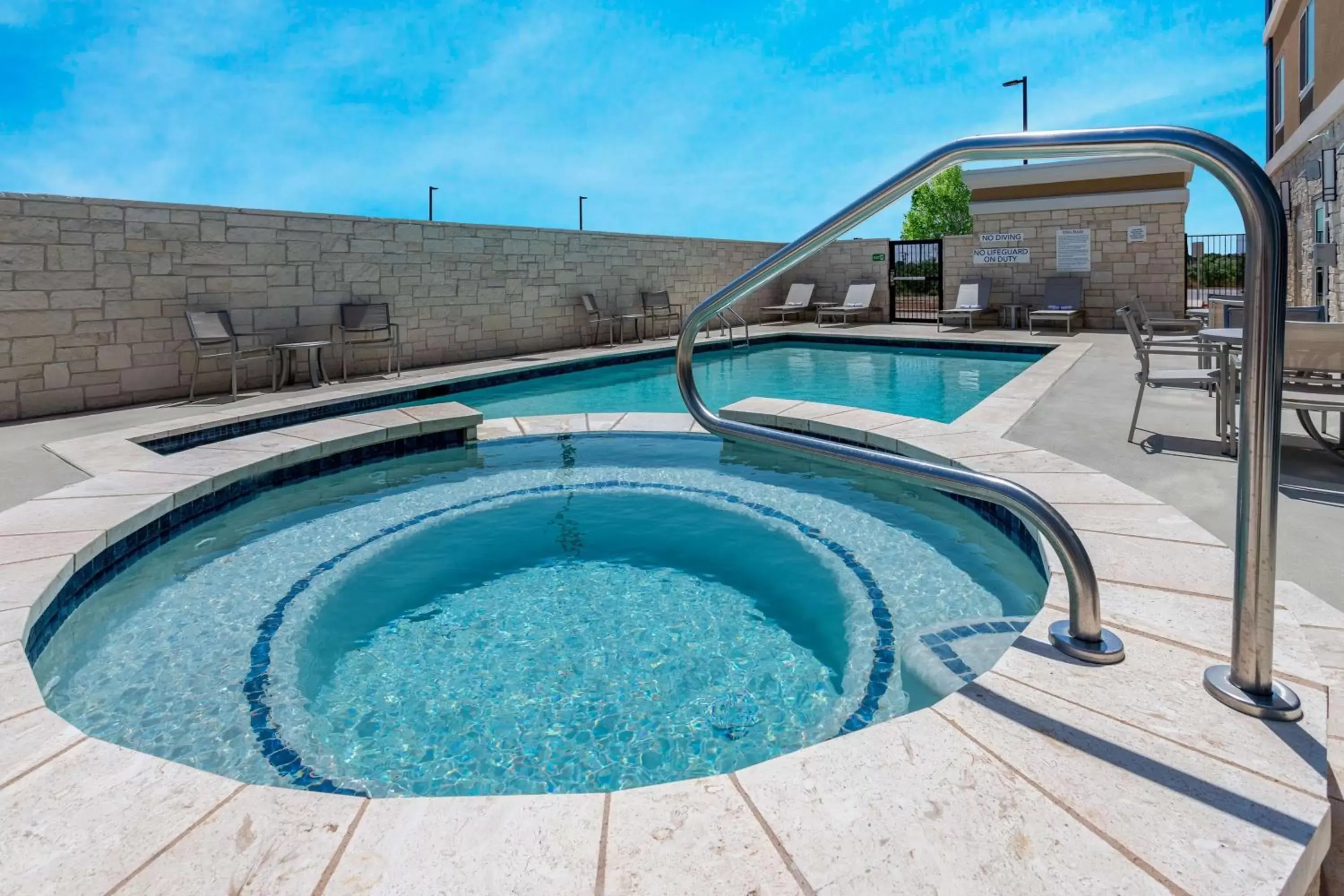 Hot Tub, Swimming Pool in AmericInn by Wyndham San Angelo