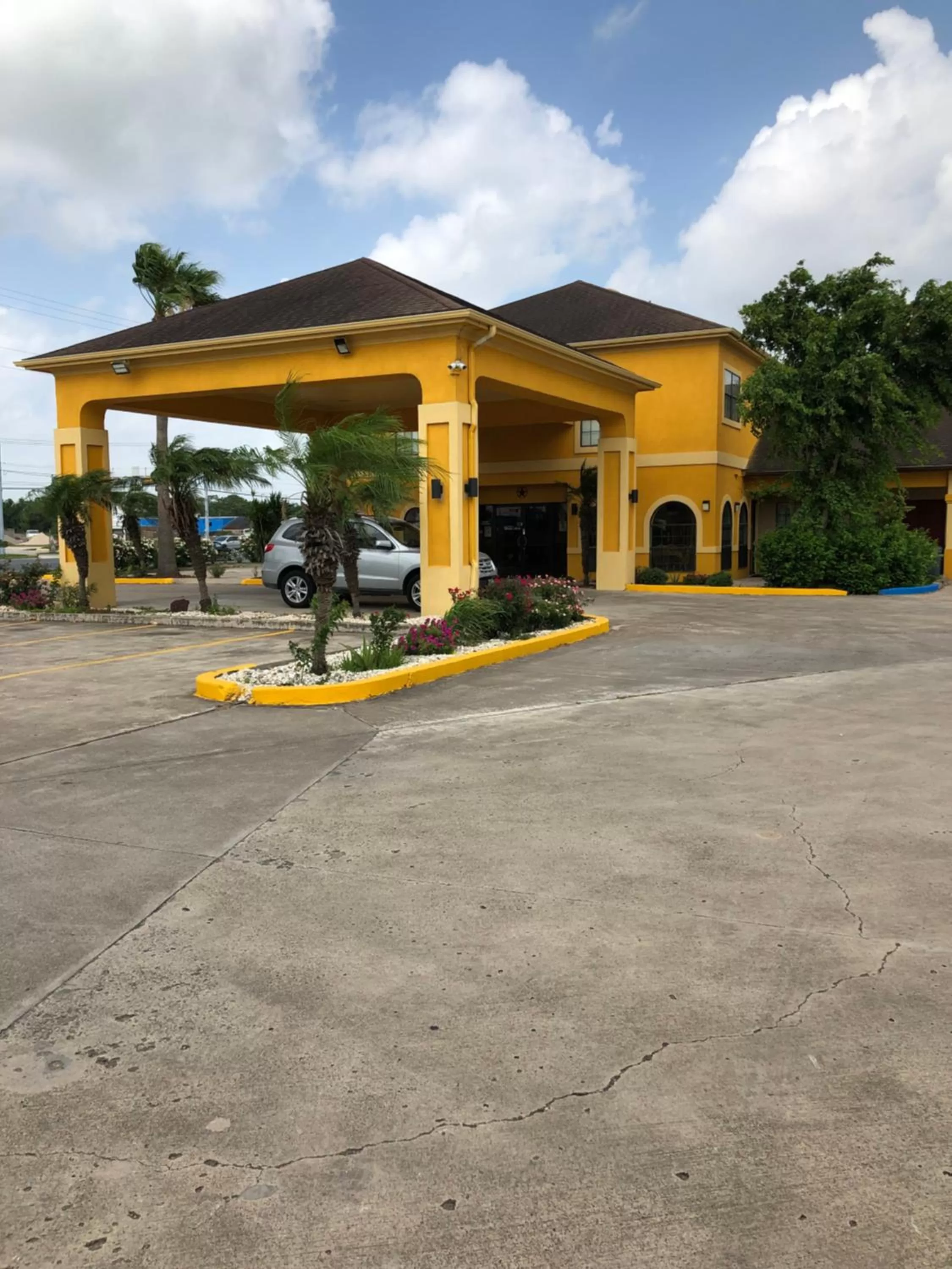 Los Fresnos Inn and Suites