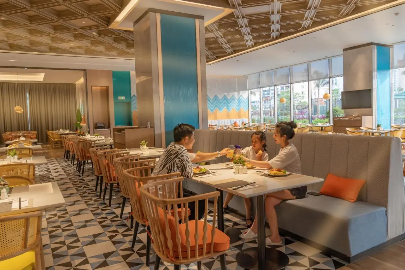 Breakfast, Restaurant/Places to Eat in Hilton Garden Inn Sanya, China