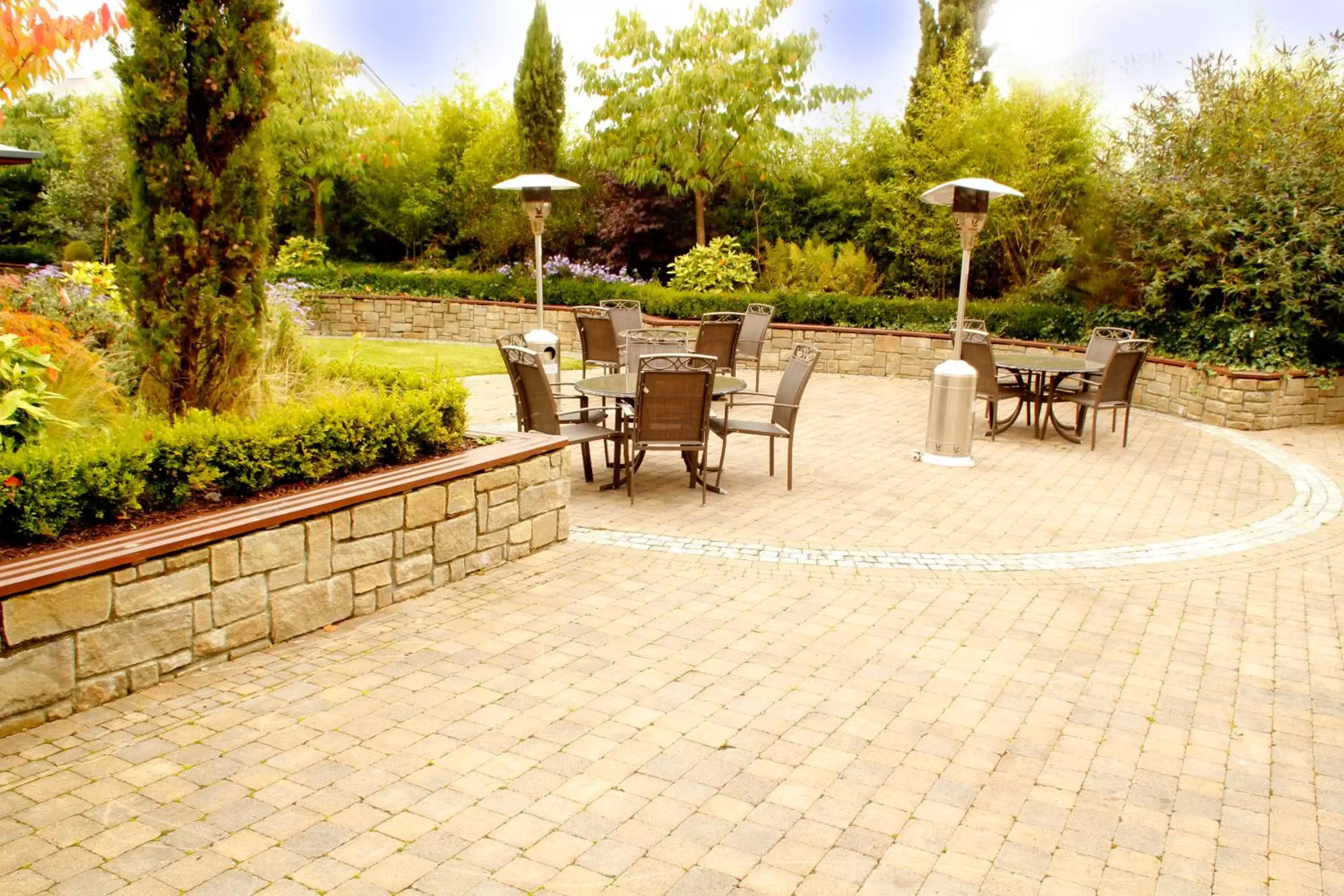 Patio in Athlone Springs Hotel