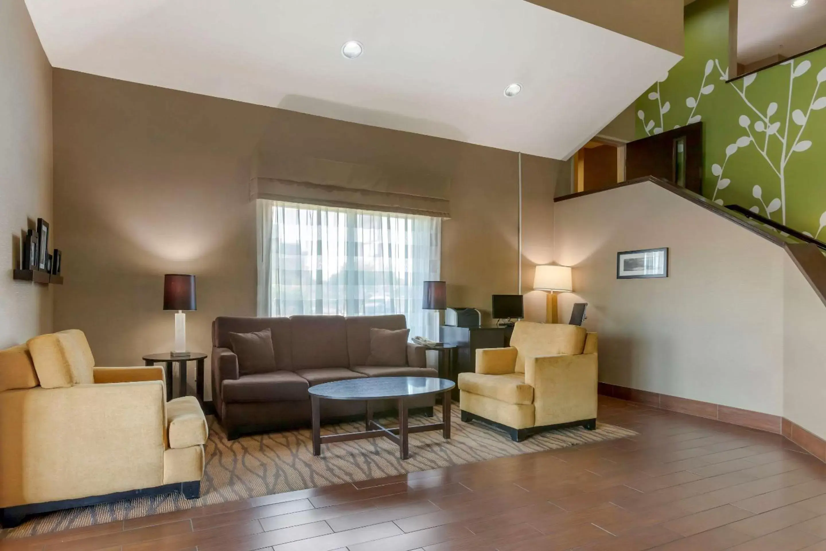 Lobby or reception, Seating Area in Sleep Inn Ontario