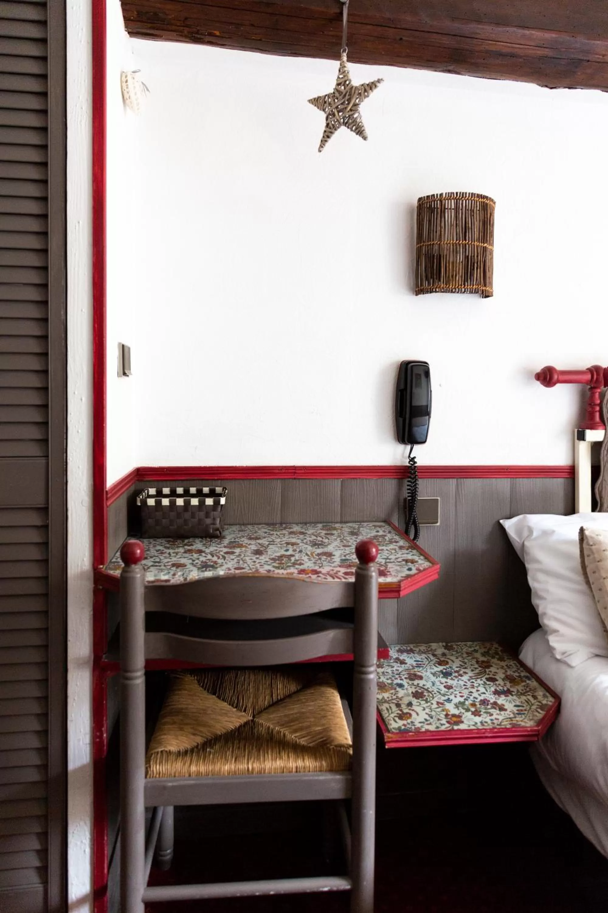 Seating area, Bed in Hotel Mignon