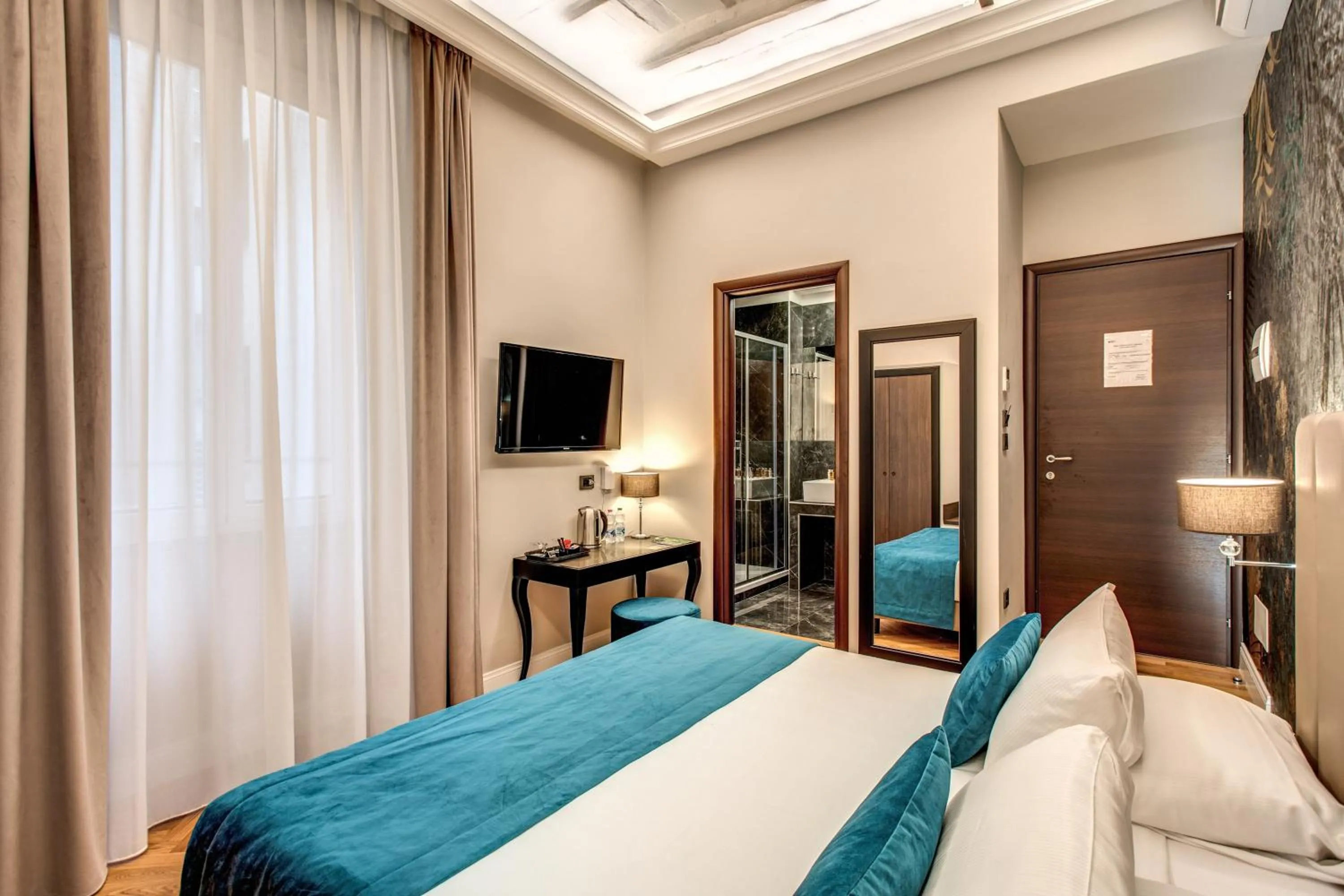 Photo of the whole room, Bed in Relais De La Poste